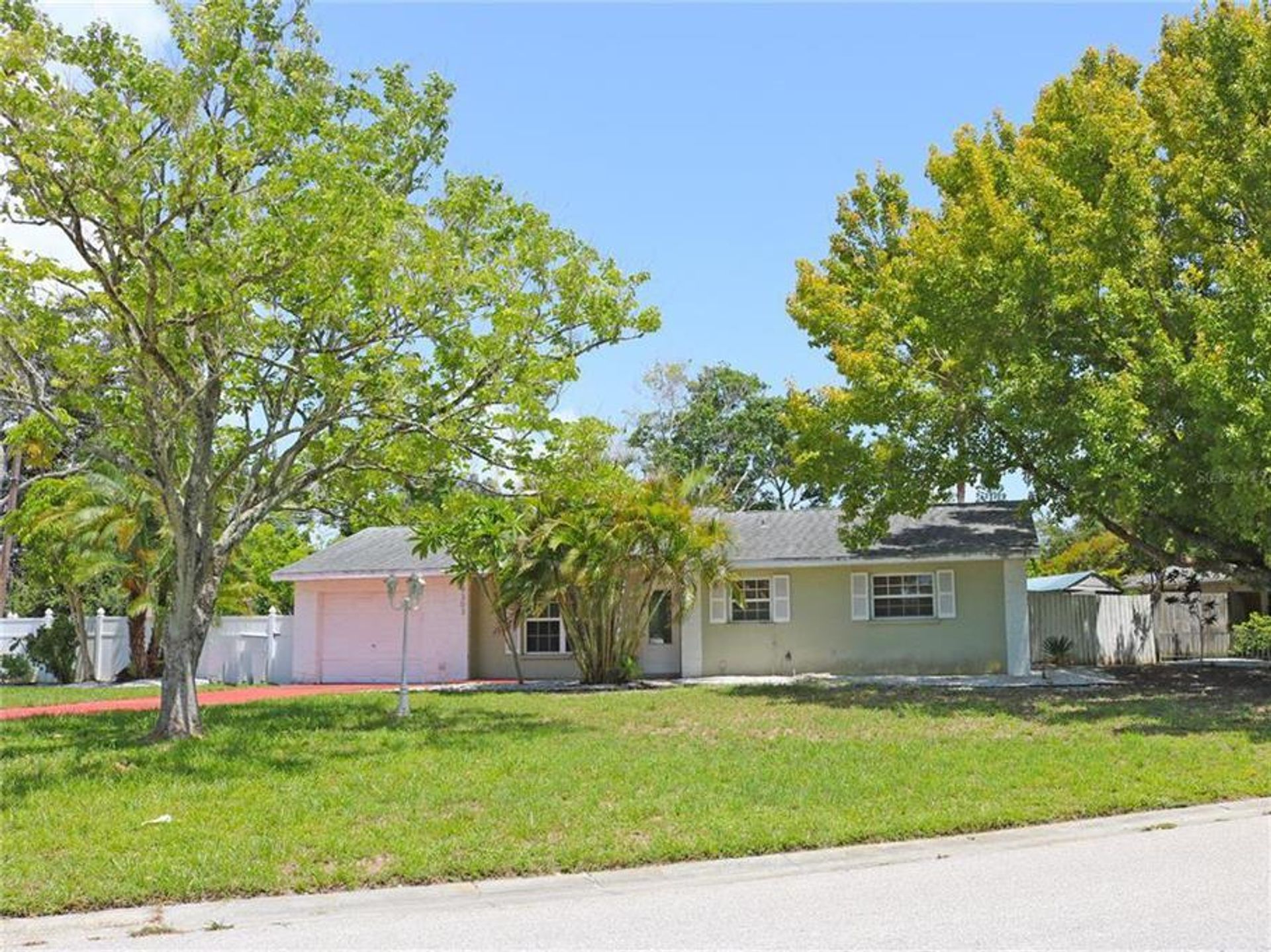 House in Cortez, Florida 10857470