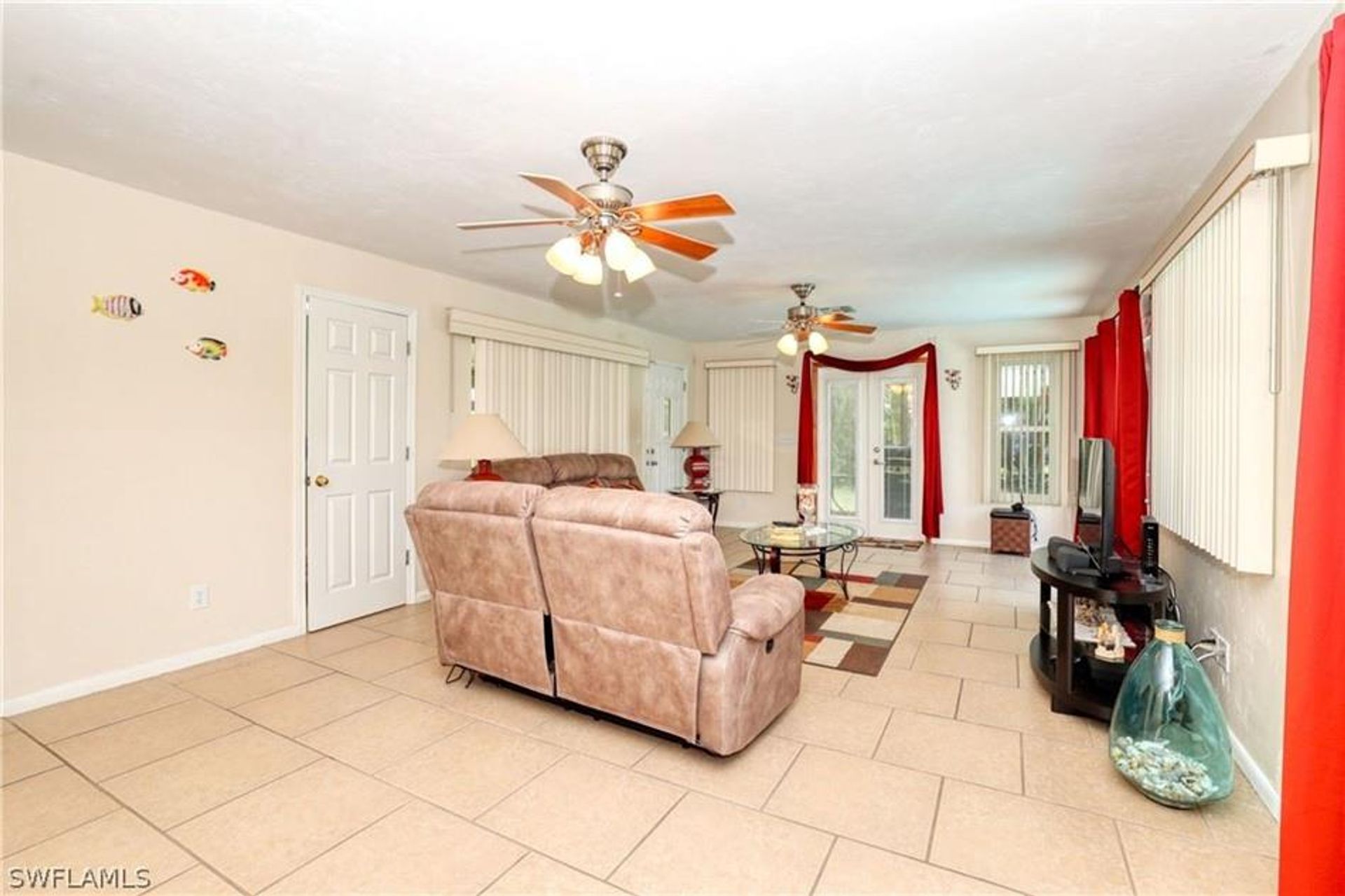 Hus i Cape Coral, Florida 10857474