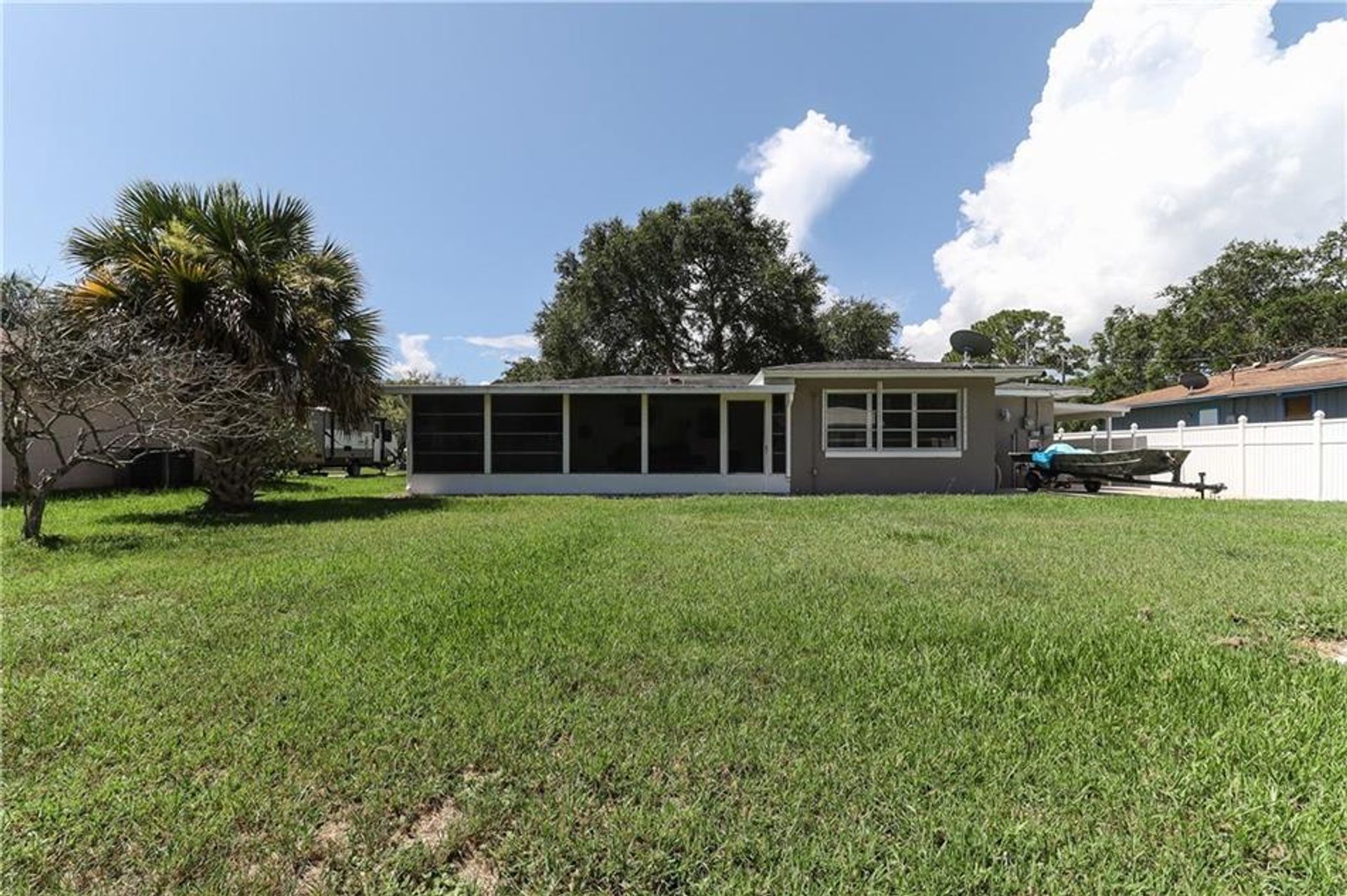 House in Viking, Florida 10857570