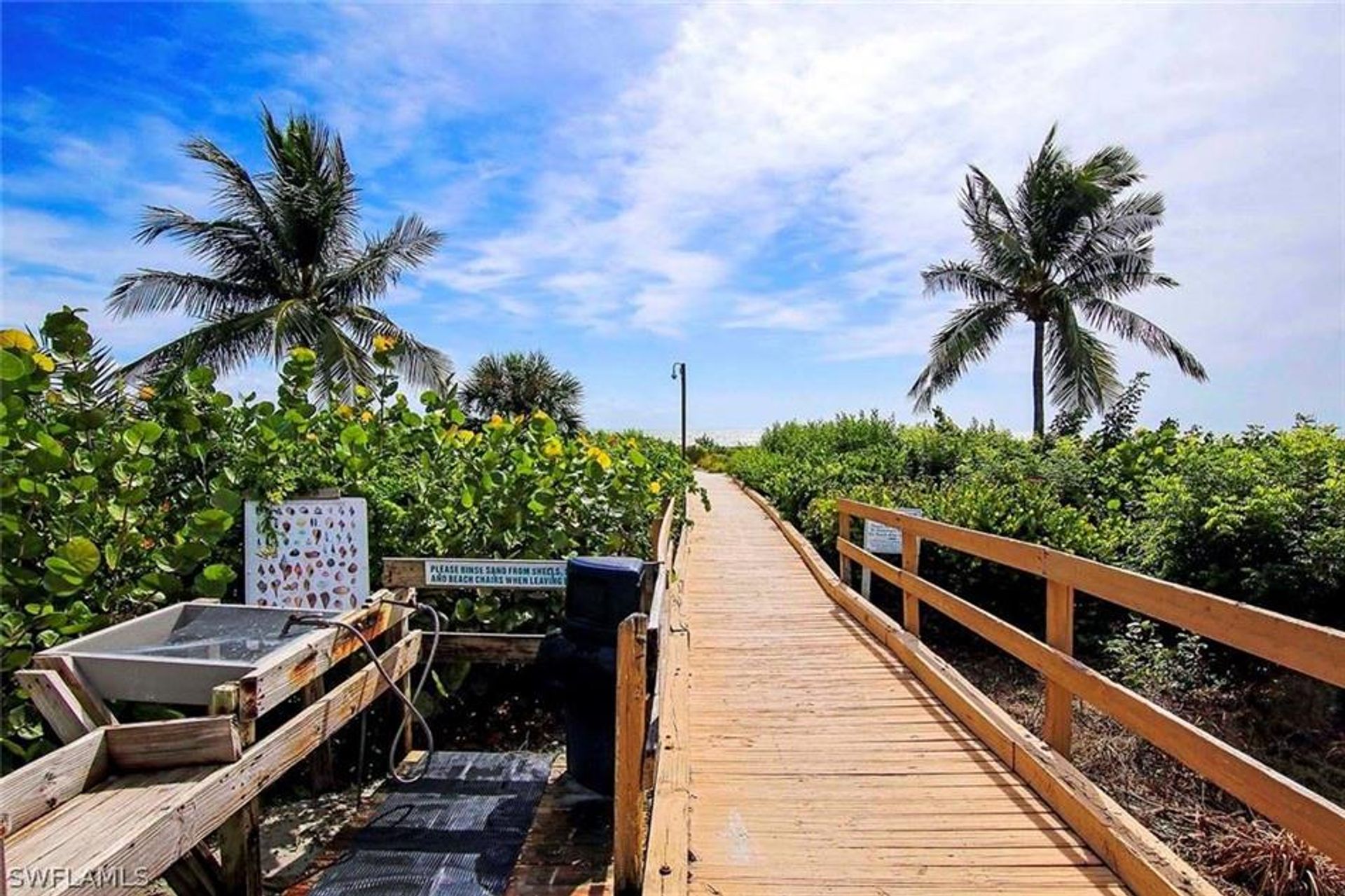 Condominium in Sanibel, Florida 10857860