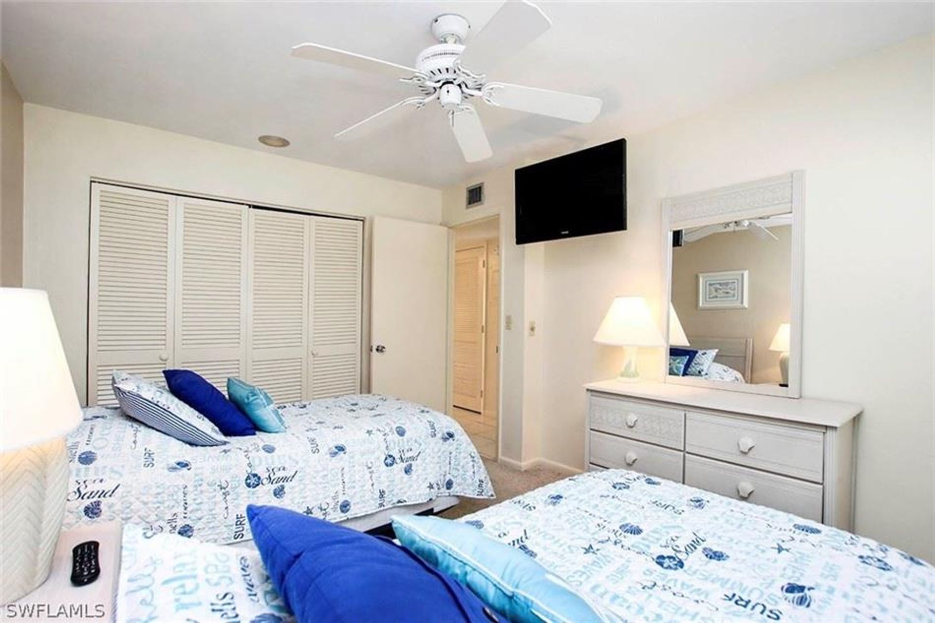 Condominium in Sanibel, Florida 10857860