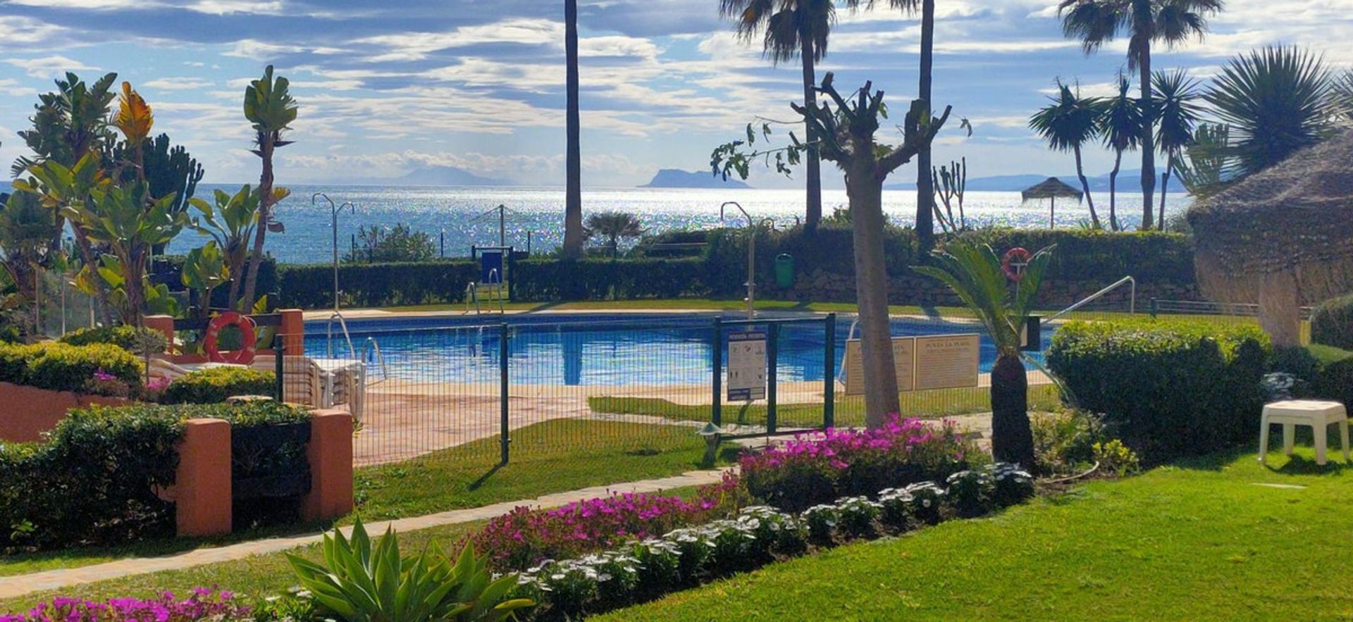 Condominium in Estepona, Andalucía 10857927