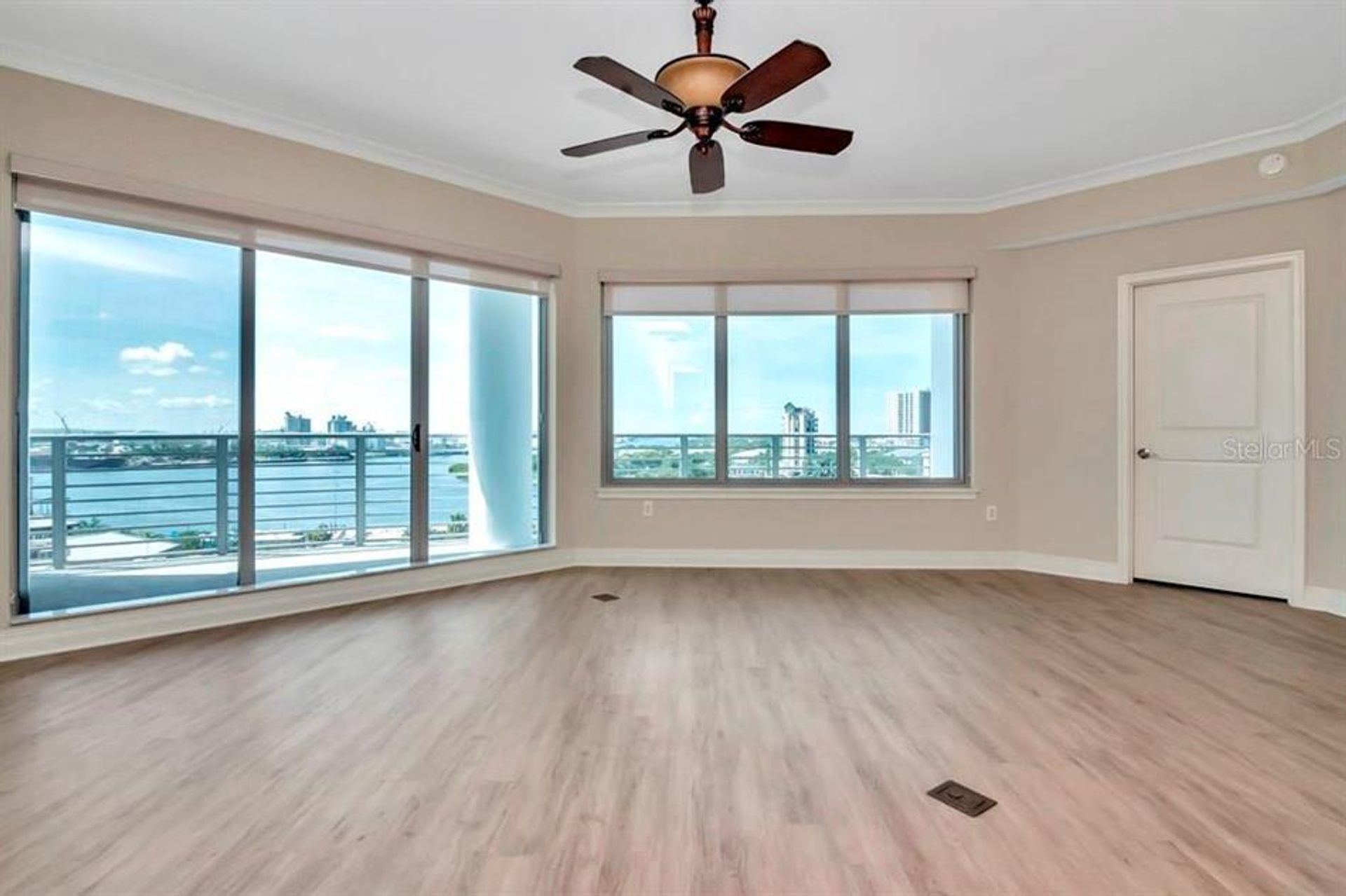 Condominium in Tampa, Florida 10858012