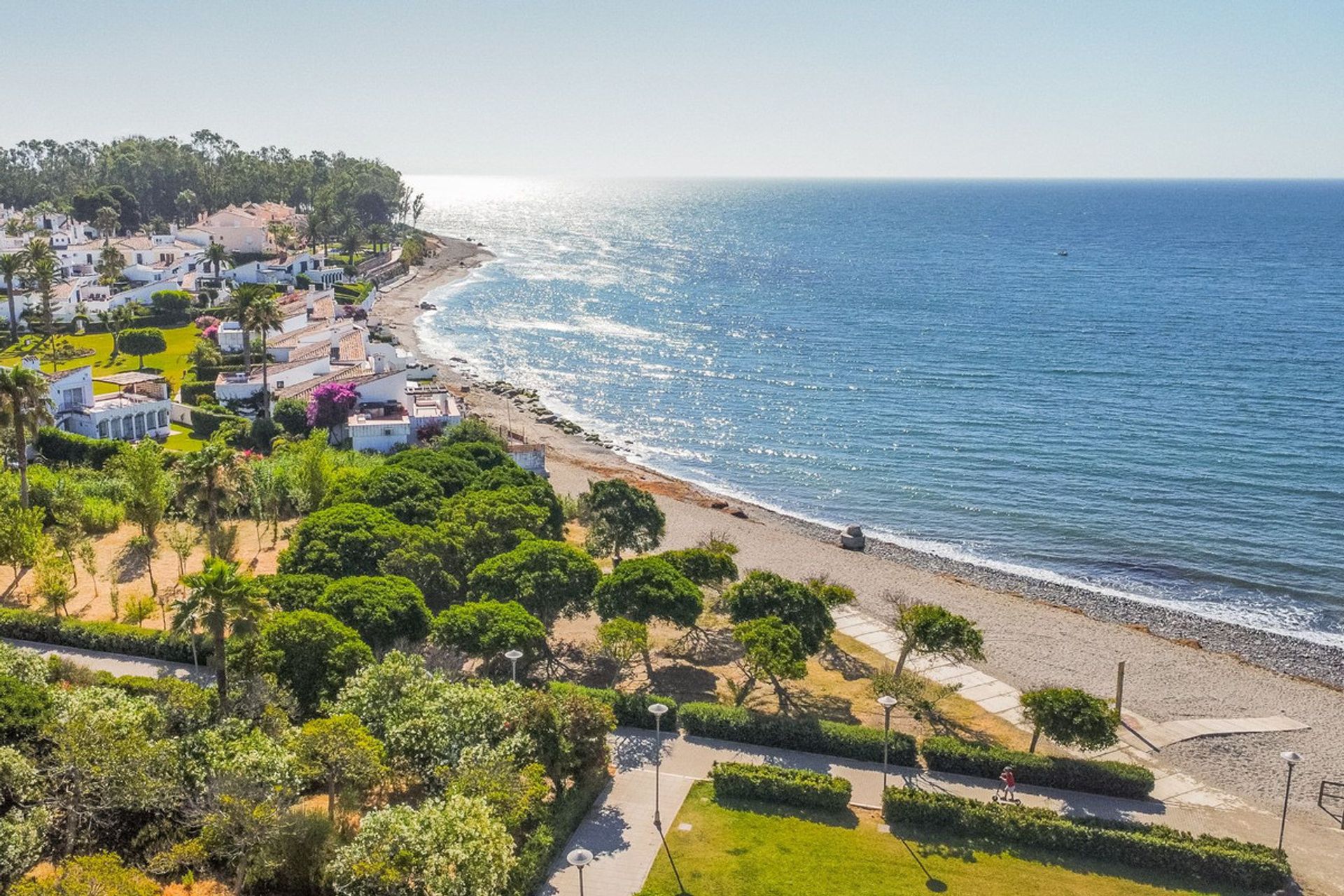 Condominium in Estepona, Andalucía 10858103