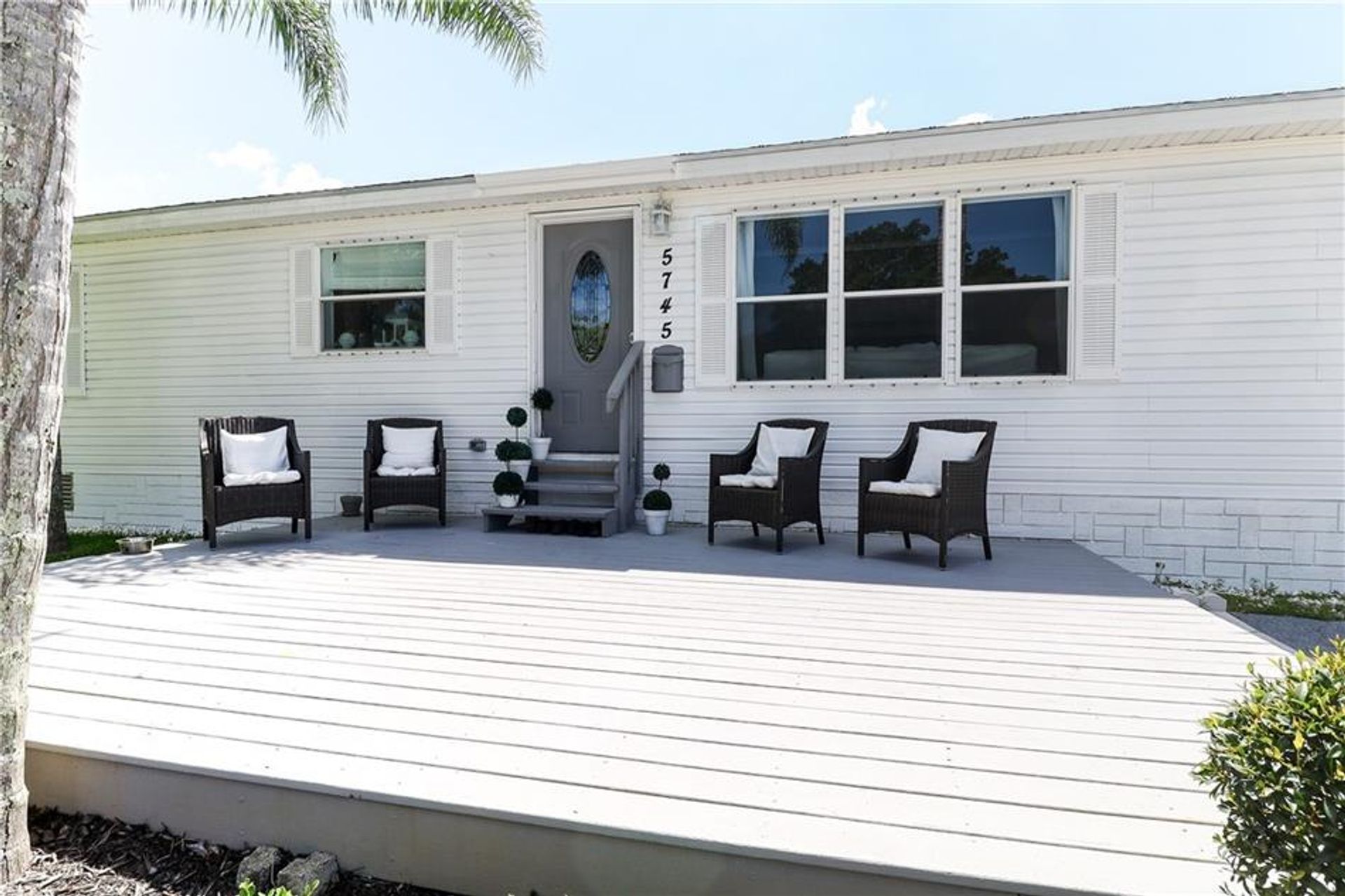 House in Winter Beach, Florida 10858221