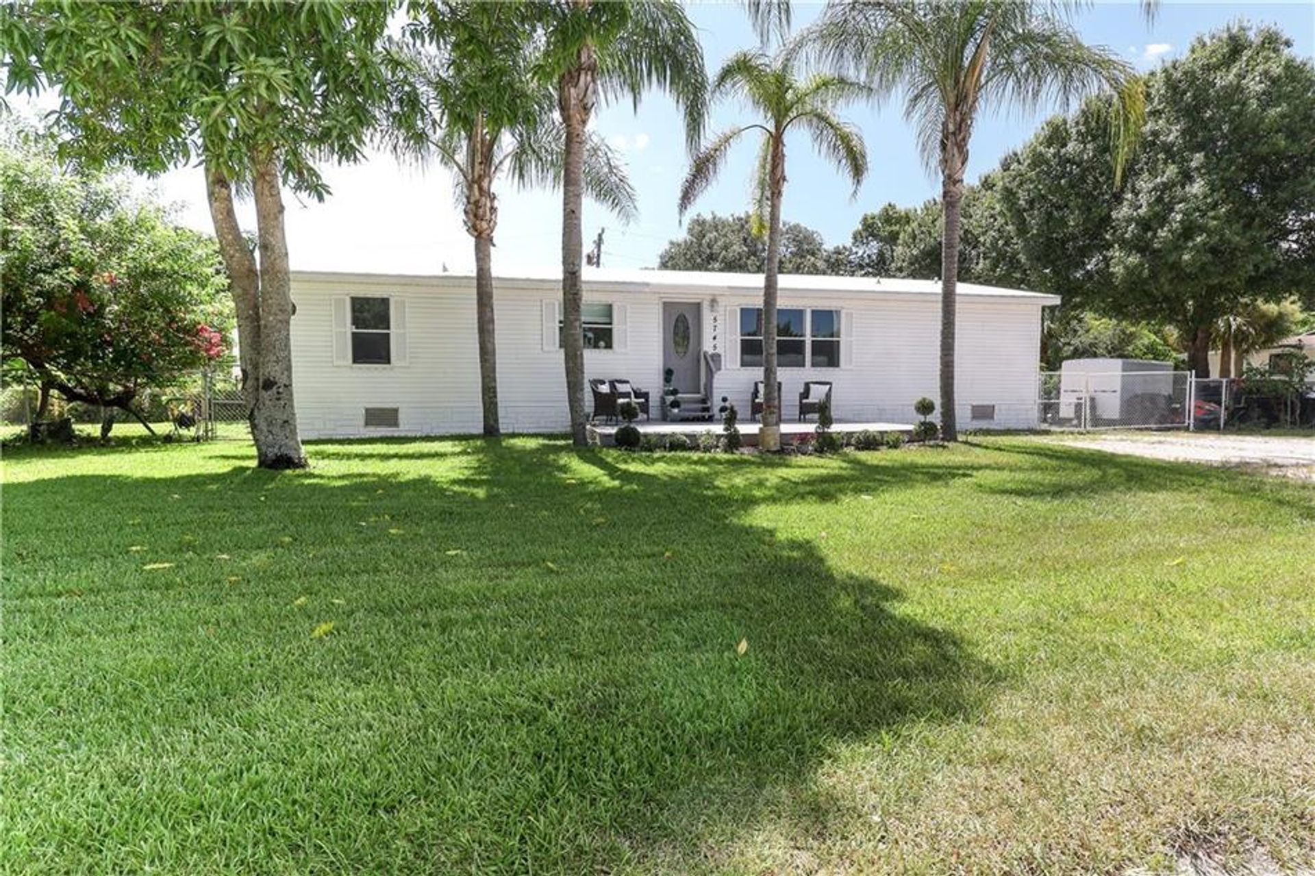 House in Winter Beach, Florida 10858221