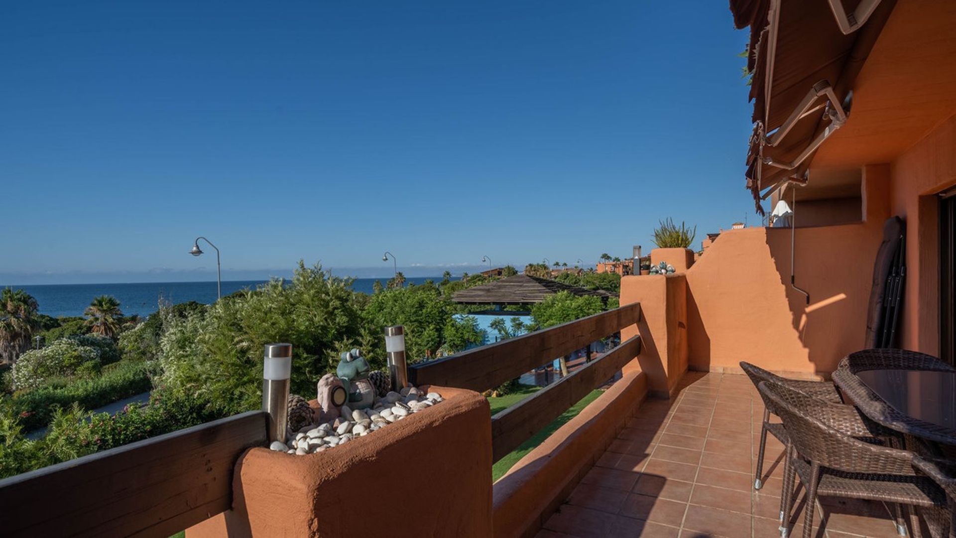 Condominium in Estepona, Andalusia 10858340