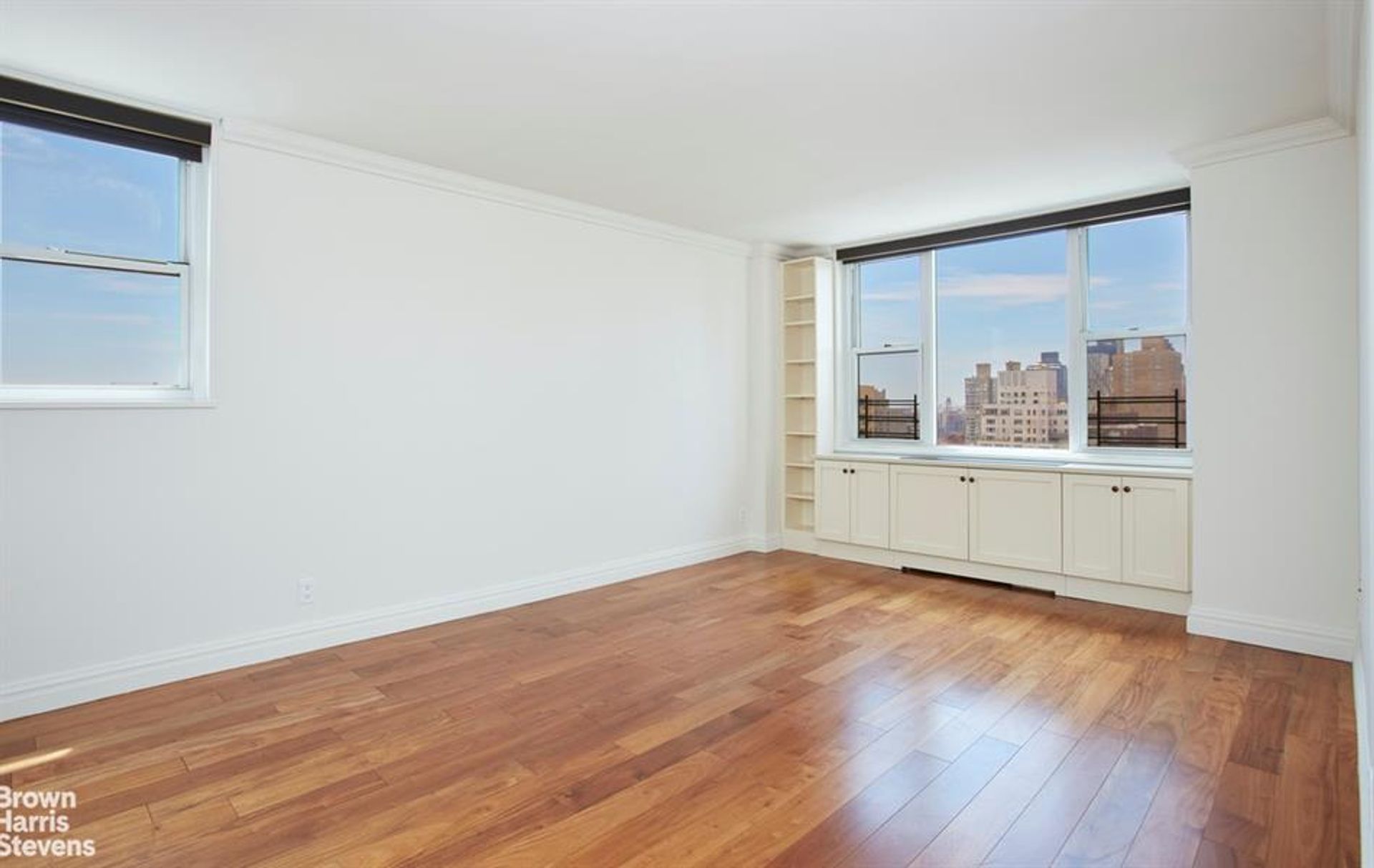 Condominium in Manhattan, New York 10858429