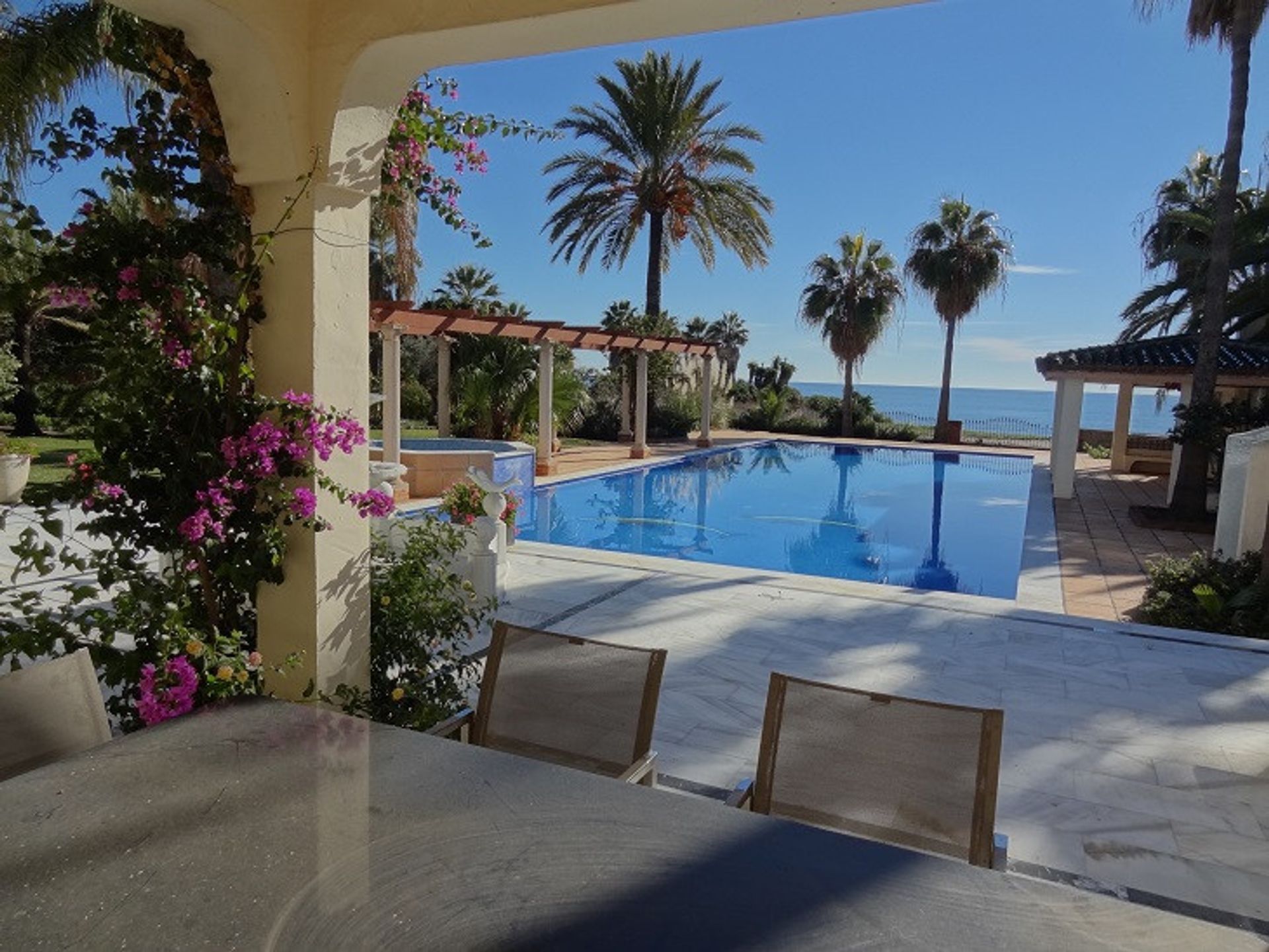 Huis in Estepona, Andalucía 10858435