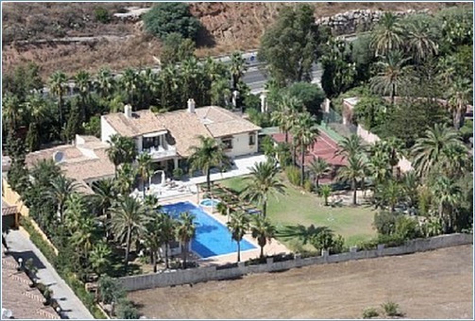 Huis in Estepona, Andalucía 10858435