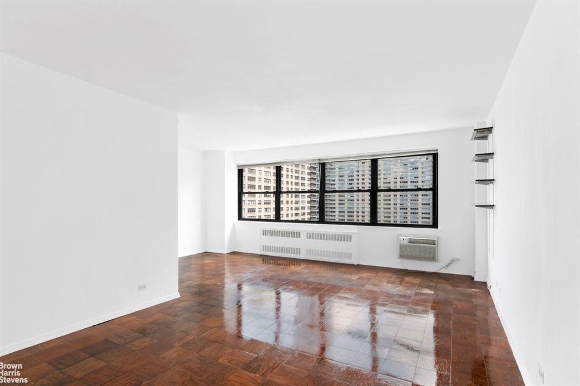 Condominium in Manhattan, New York 10858540