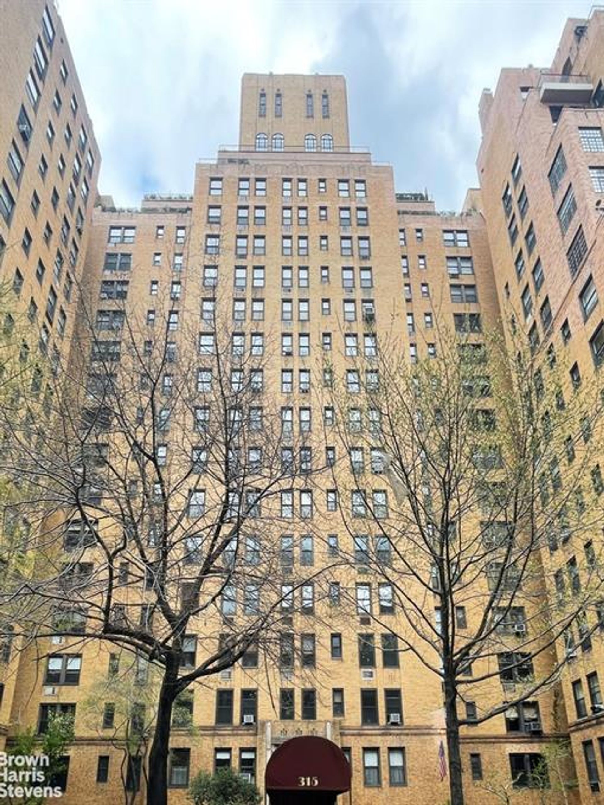 Condominium in New York, New York 10858571