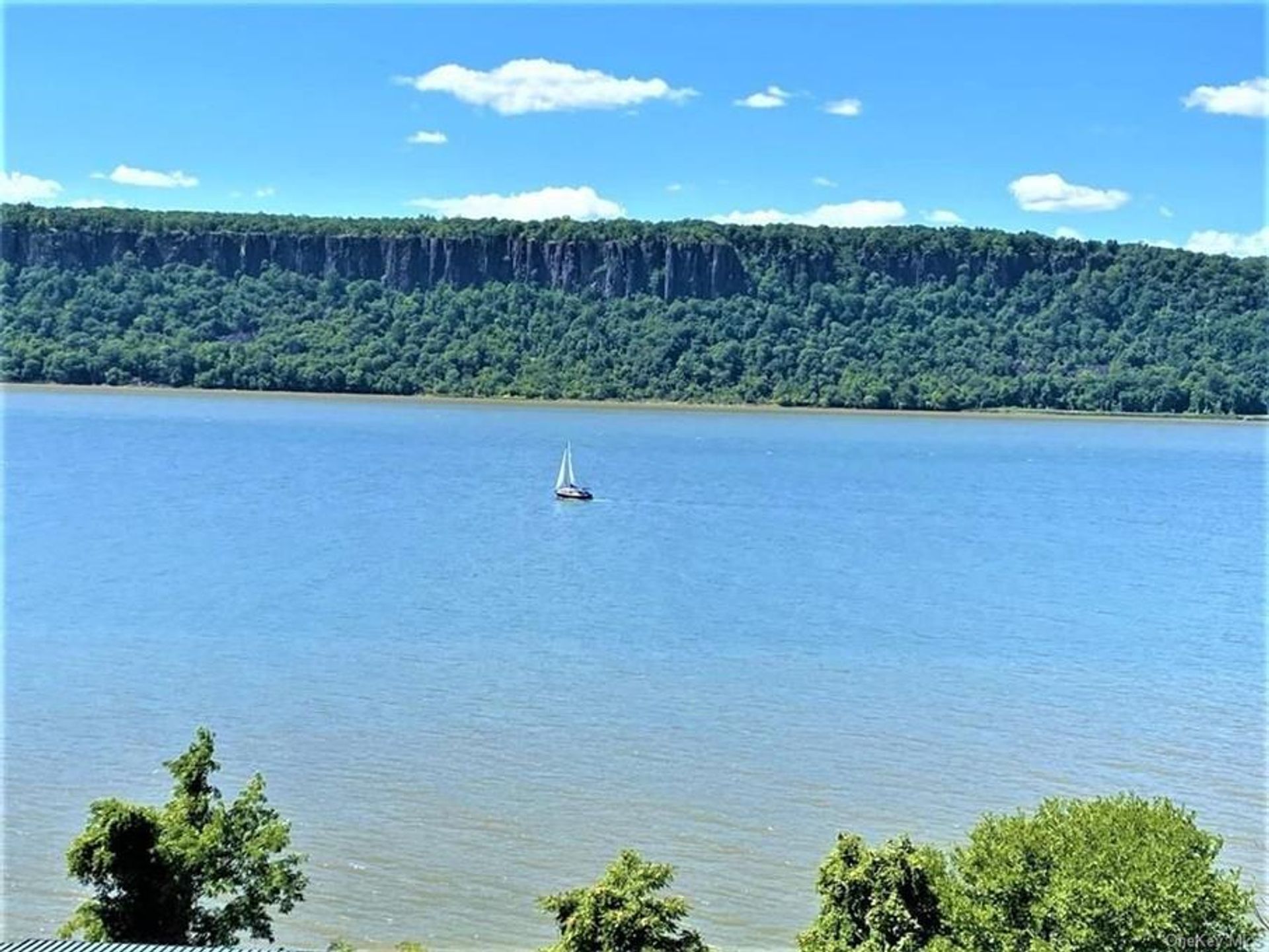 Condominium in Hastings-on-Hudson, New York 10858825