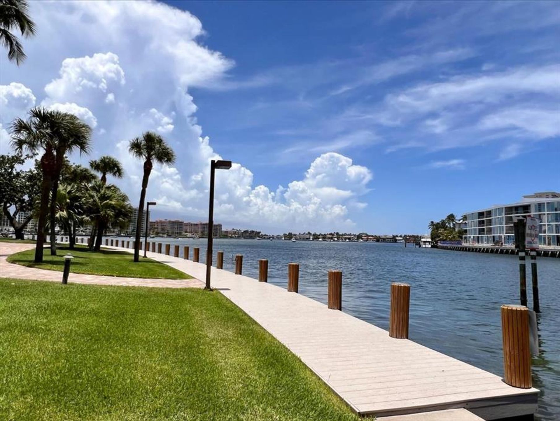 House in Little Harbor on the Hillsboro, Florida 10859114