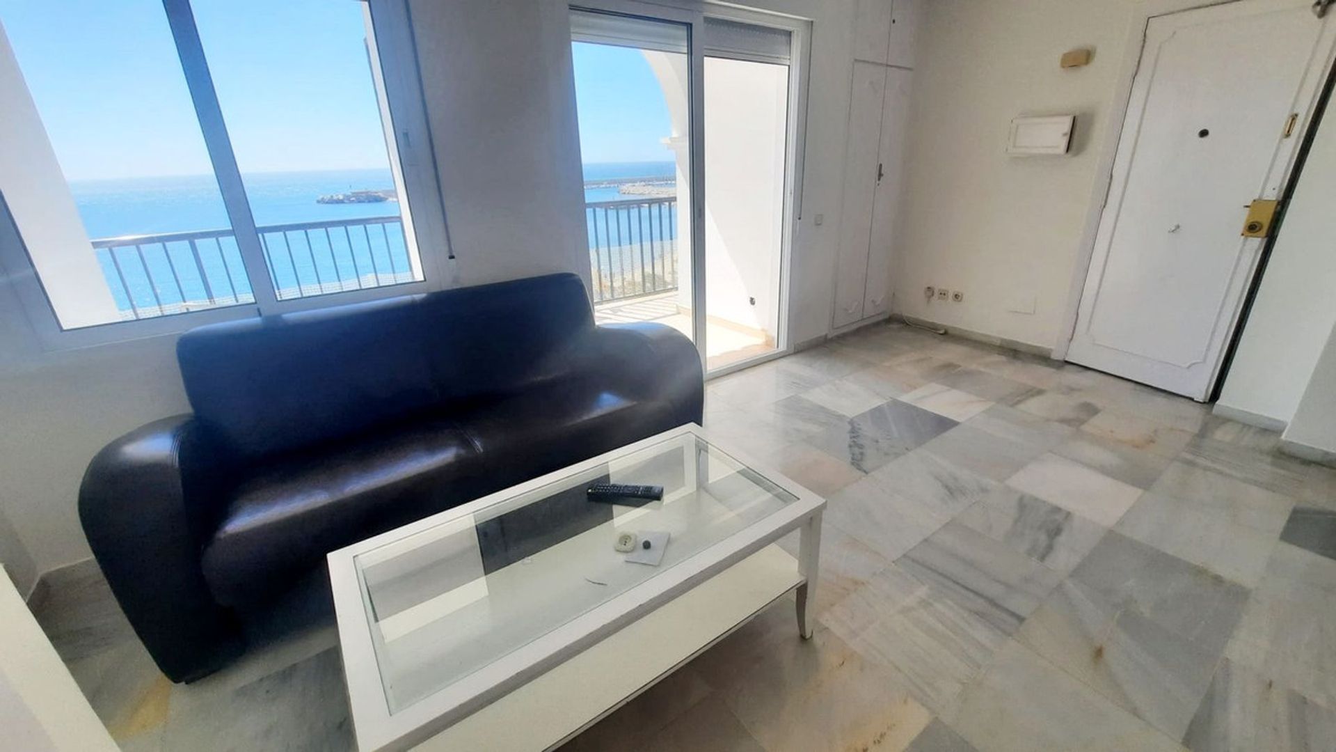 Condominium in Fuengirola, Andalusia 10859971