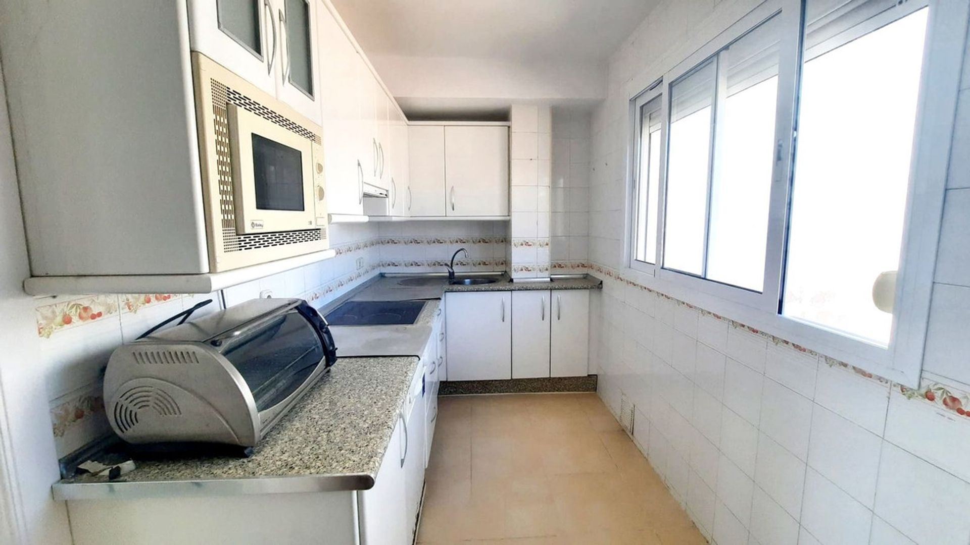 Condominium in Fuengirola, Andalusia 10859971