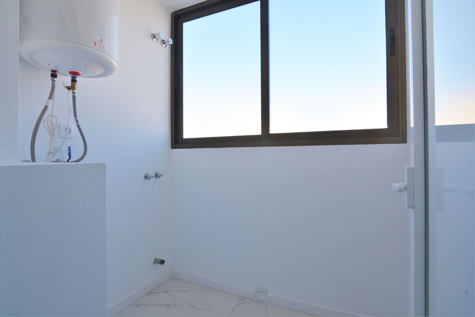 Condominium in Fuengirola, Andalucía 10860014