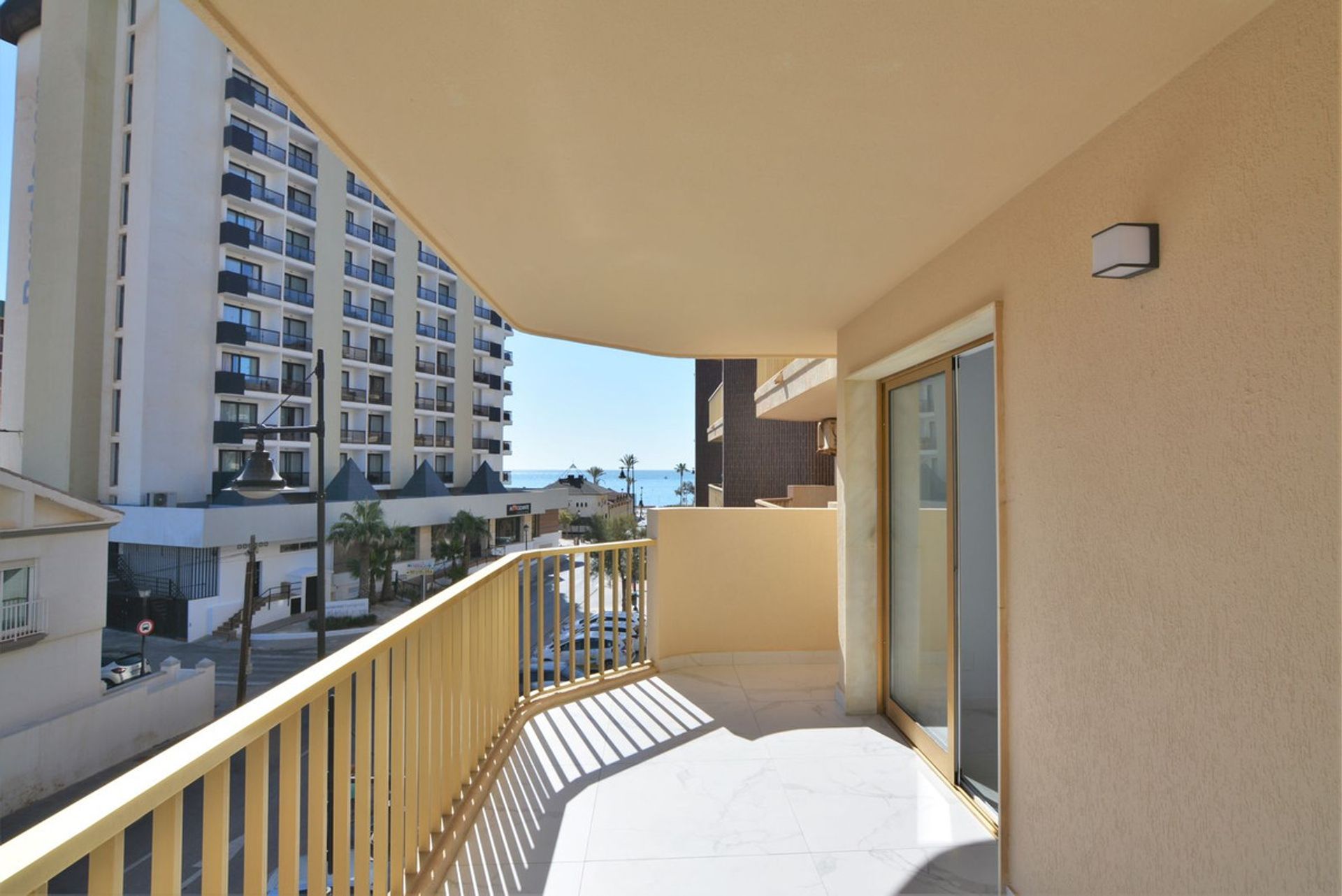 Condominium in Fuengirola, Andalucía 10860014