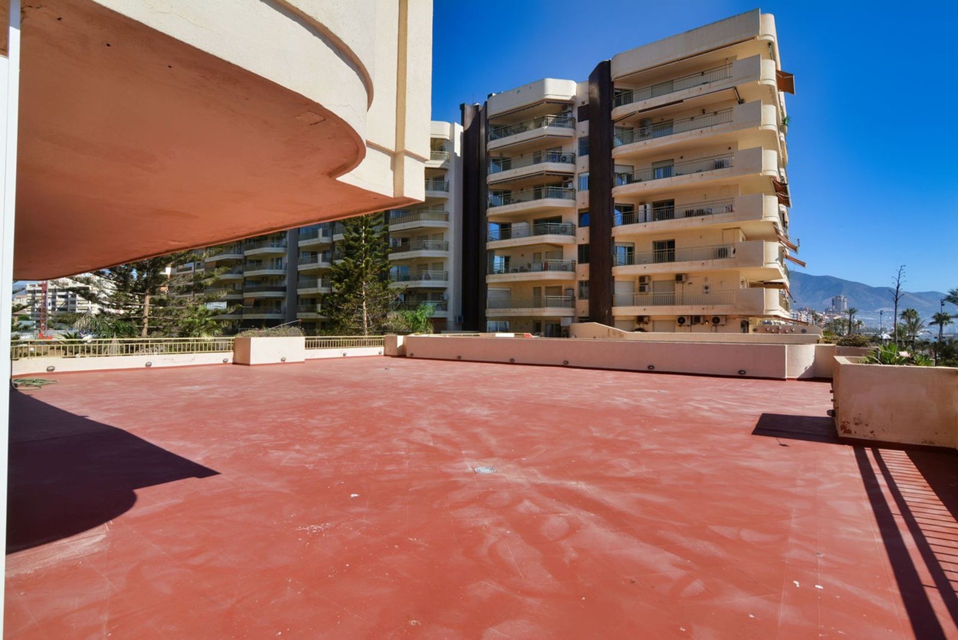 Condominio en Fuengirola, Andalucía 10860047