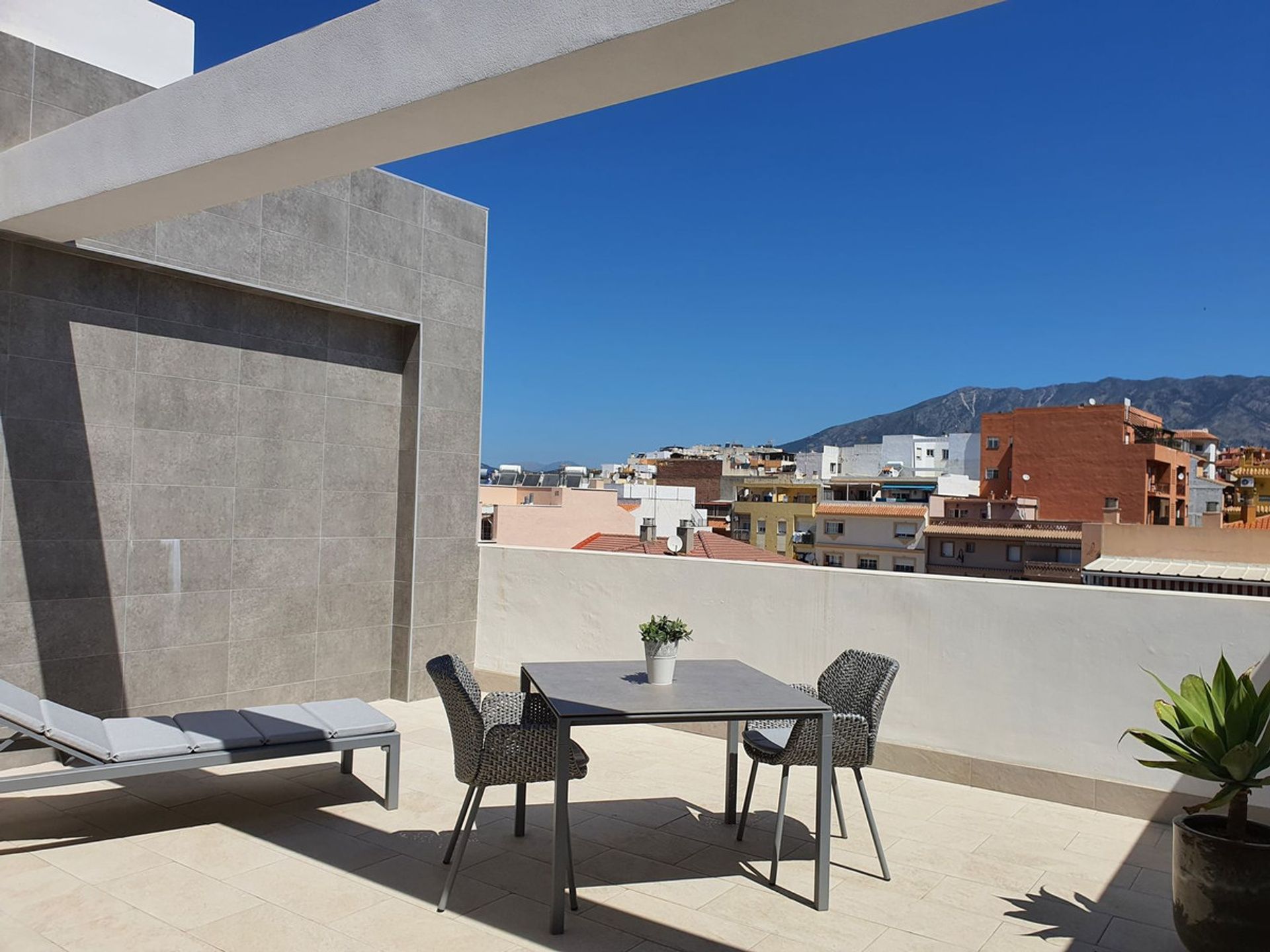 Condominio en Fuengirola, Andalucía 10860099