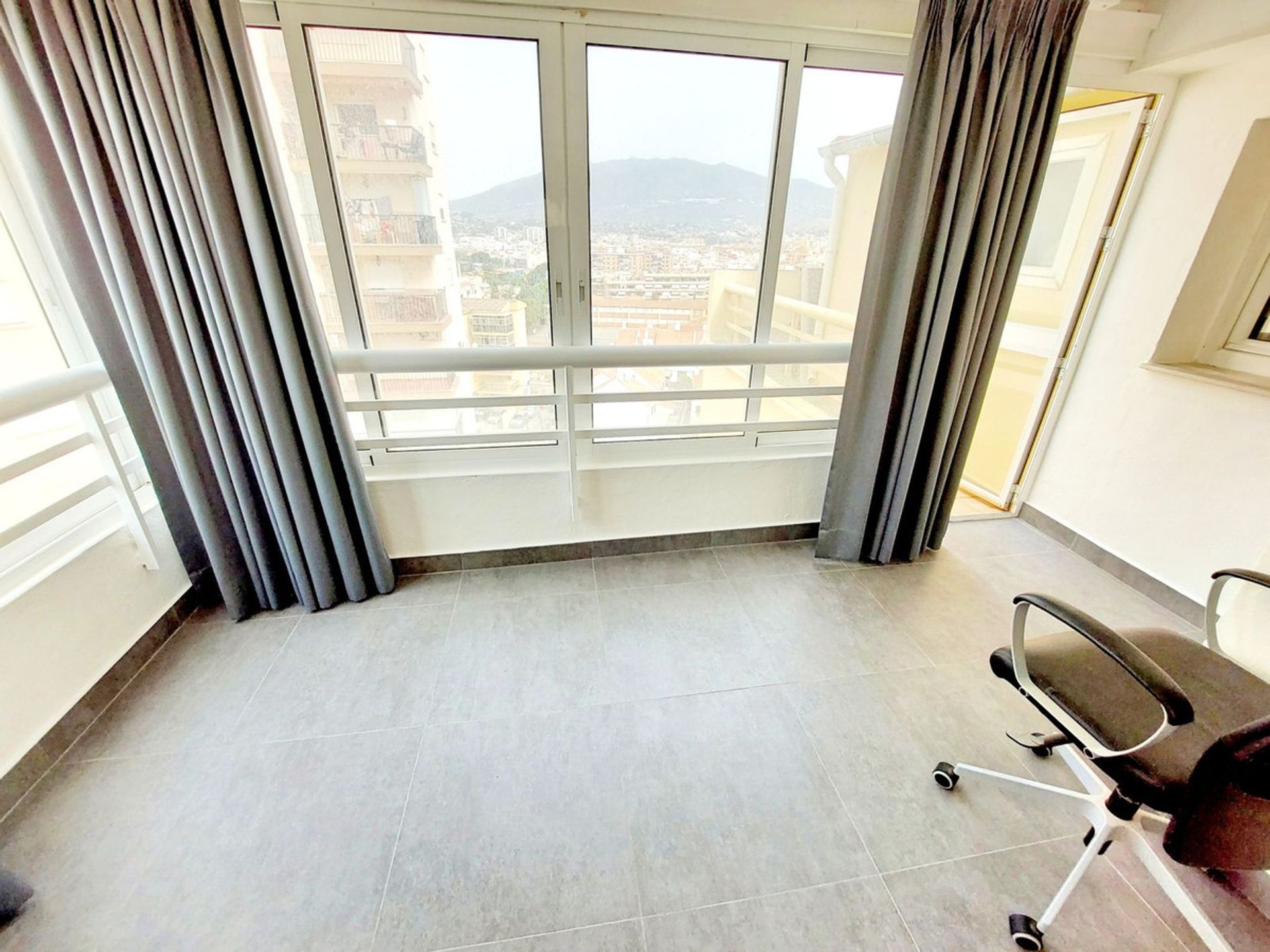 Condominio en Fuengirola, Andalucía 10860129