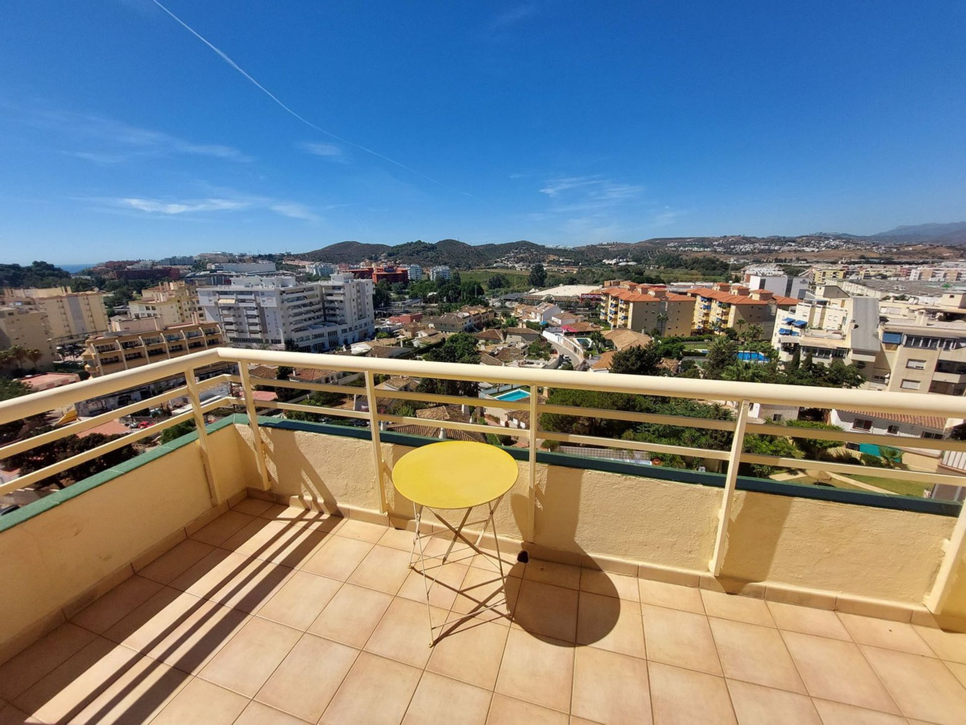 Condominio en Fuengirola, Andalucía 10860129