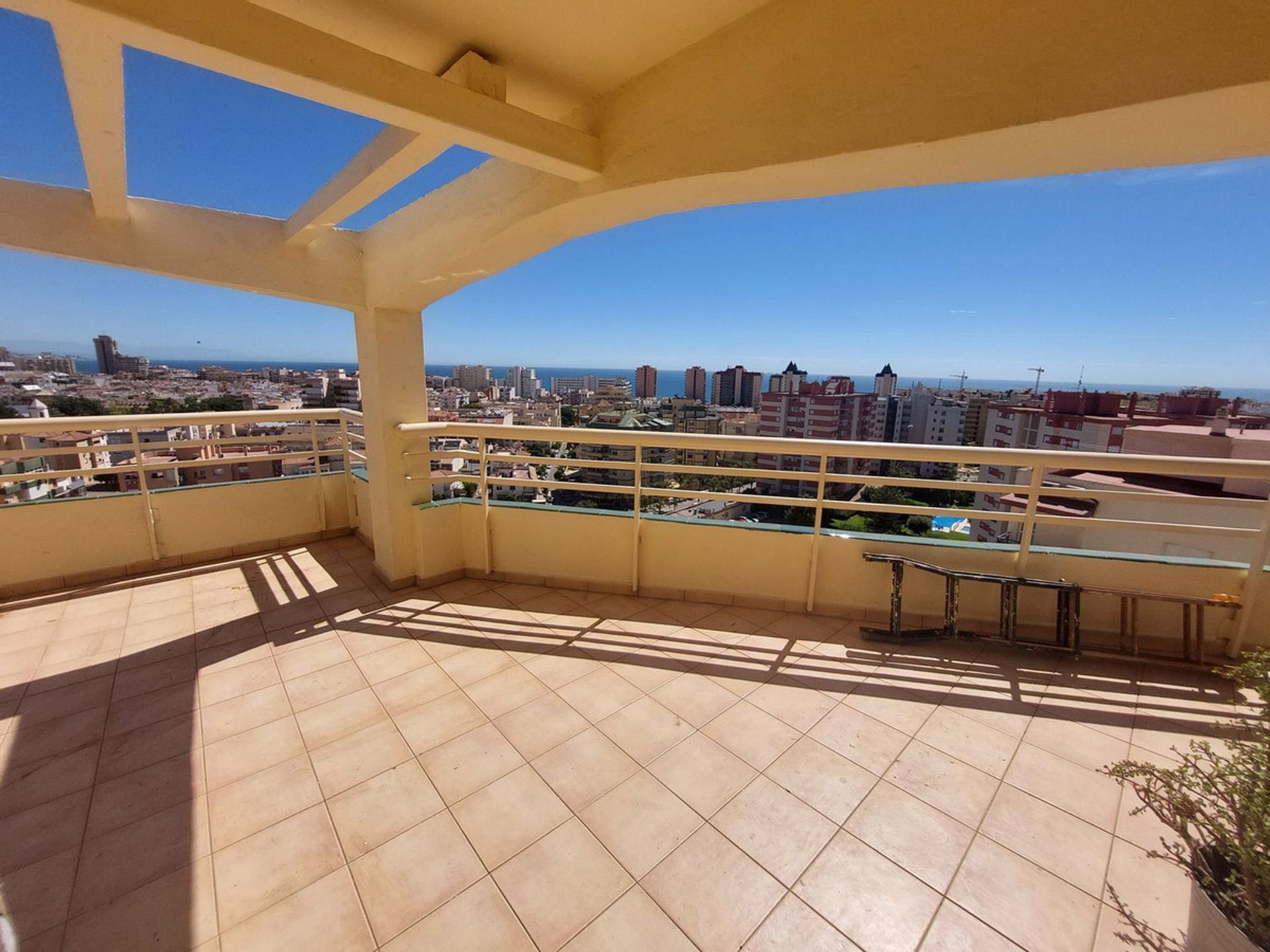 Condominio en Fuengirola, Andalucía 10860129