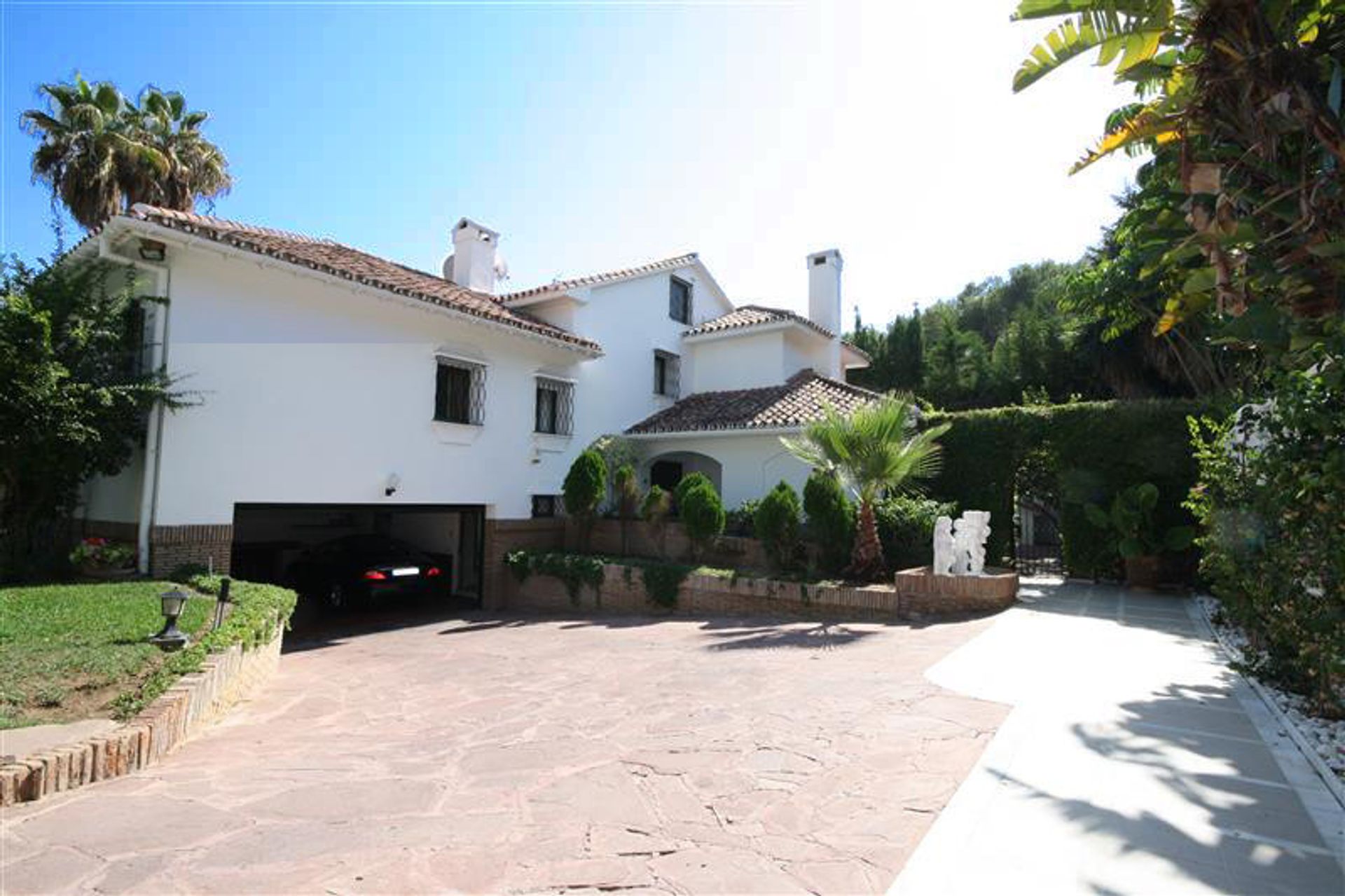 House in Espinosa de los Monteros, Castille-Leon 10860894