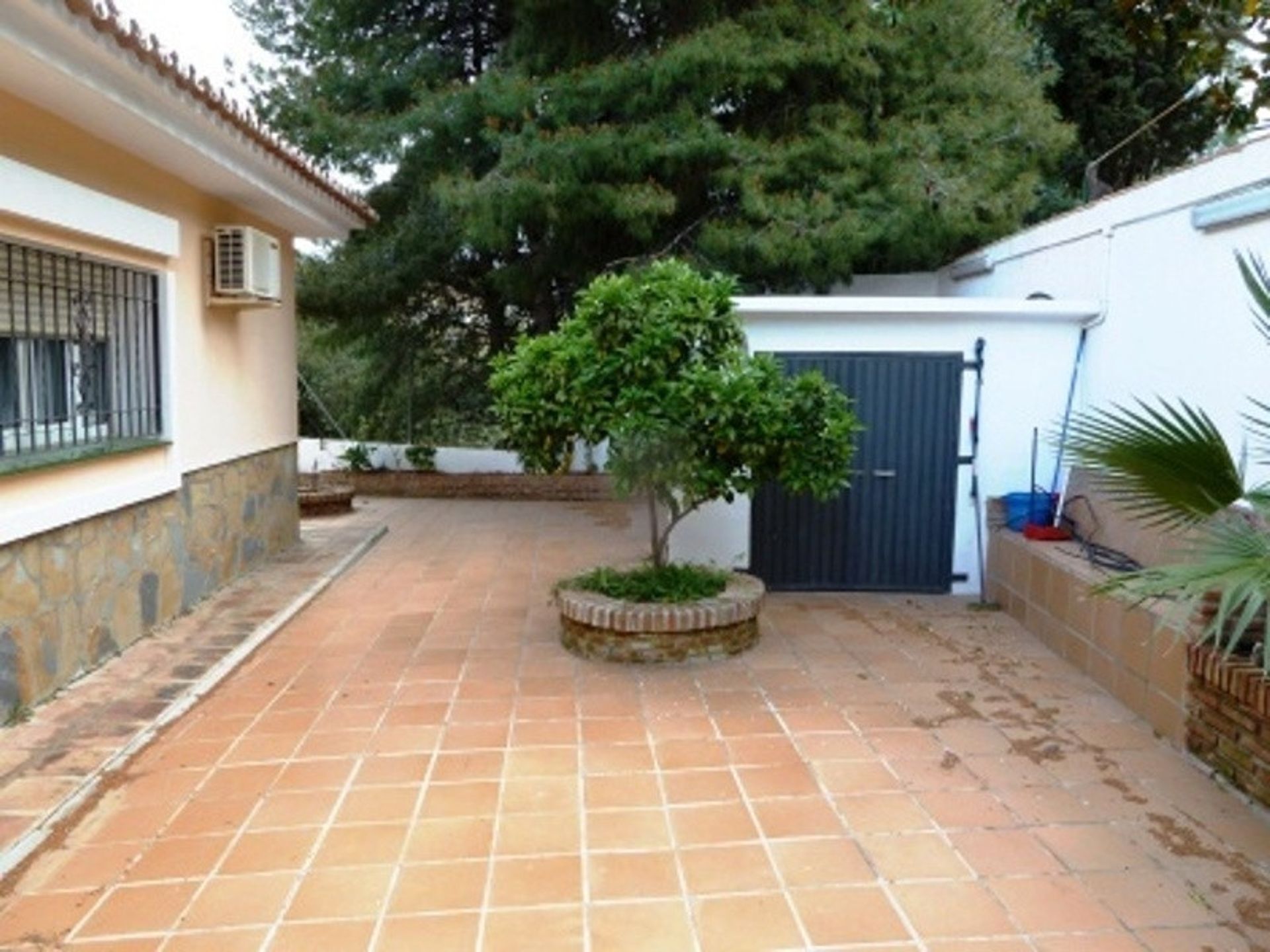 House in Alhaurín de la Torre, Andalucía 10860897