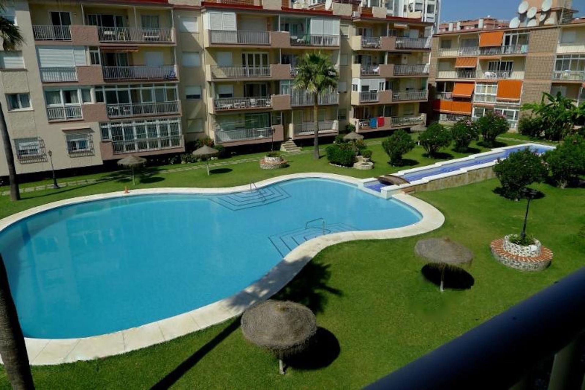 Condominio nel Fuengirola, Andalucía 10860997