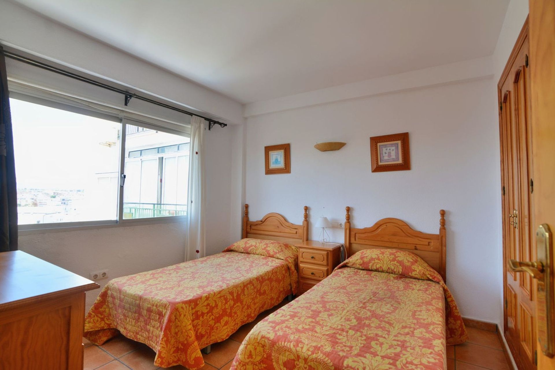 Кондоминиум в Fuengirola, Andalucía 10860999