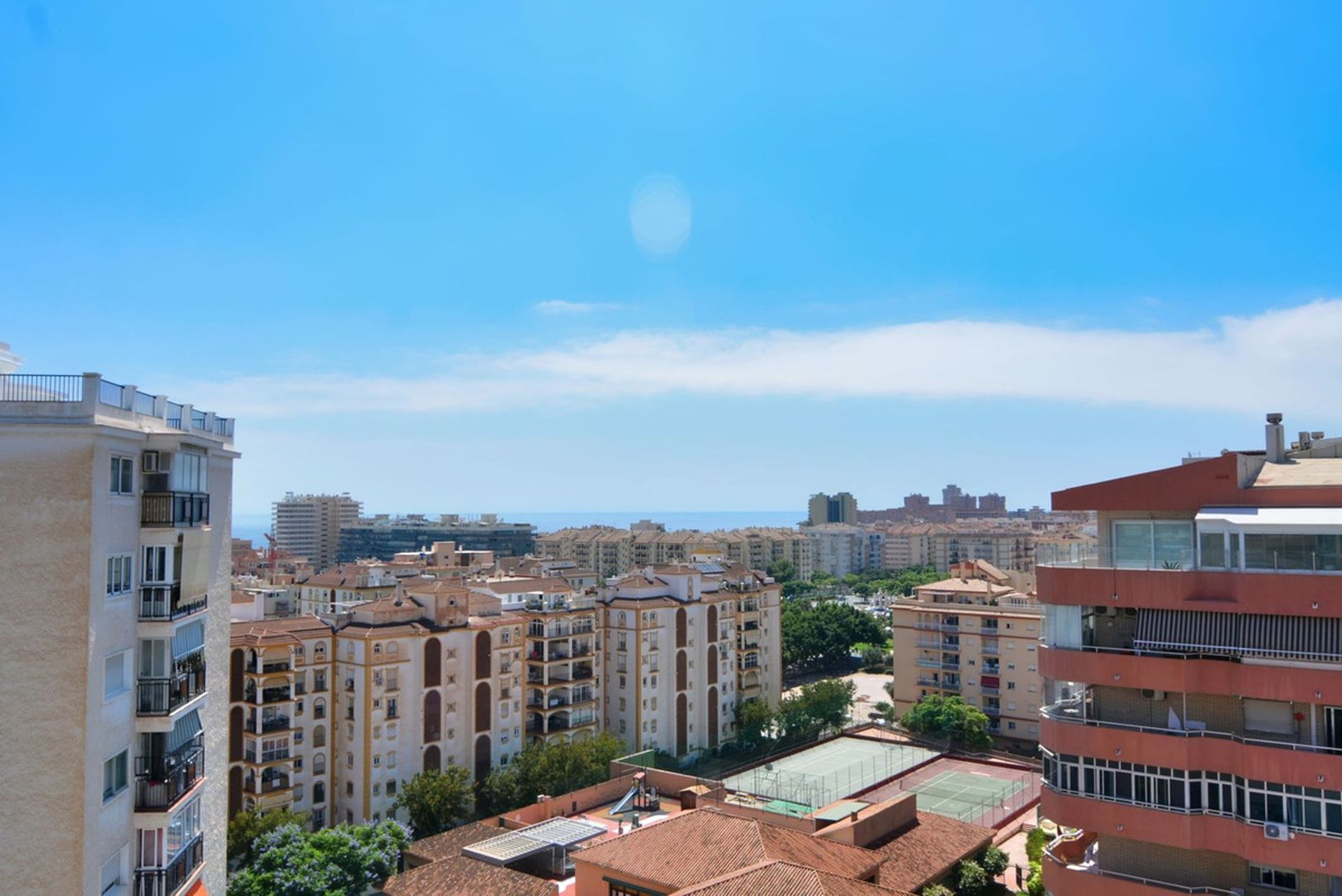 Кондоминиум в Fuengirola, Andalucía 10860999