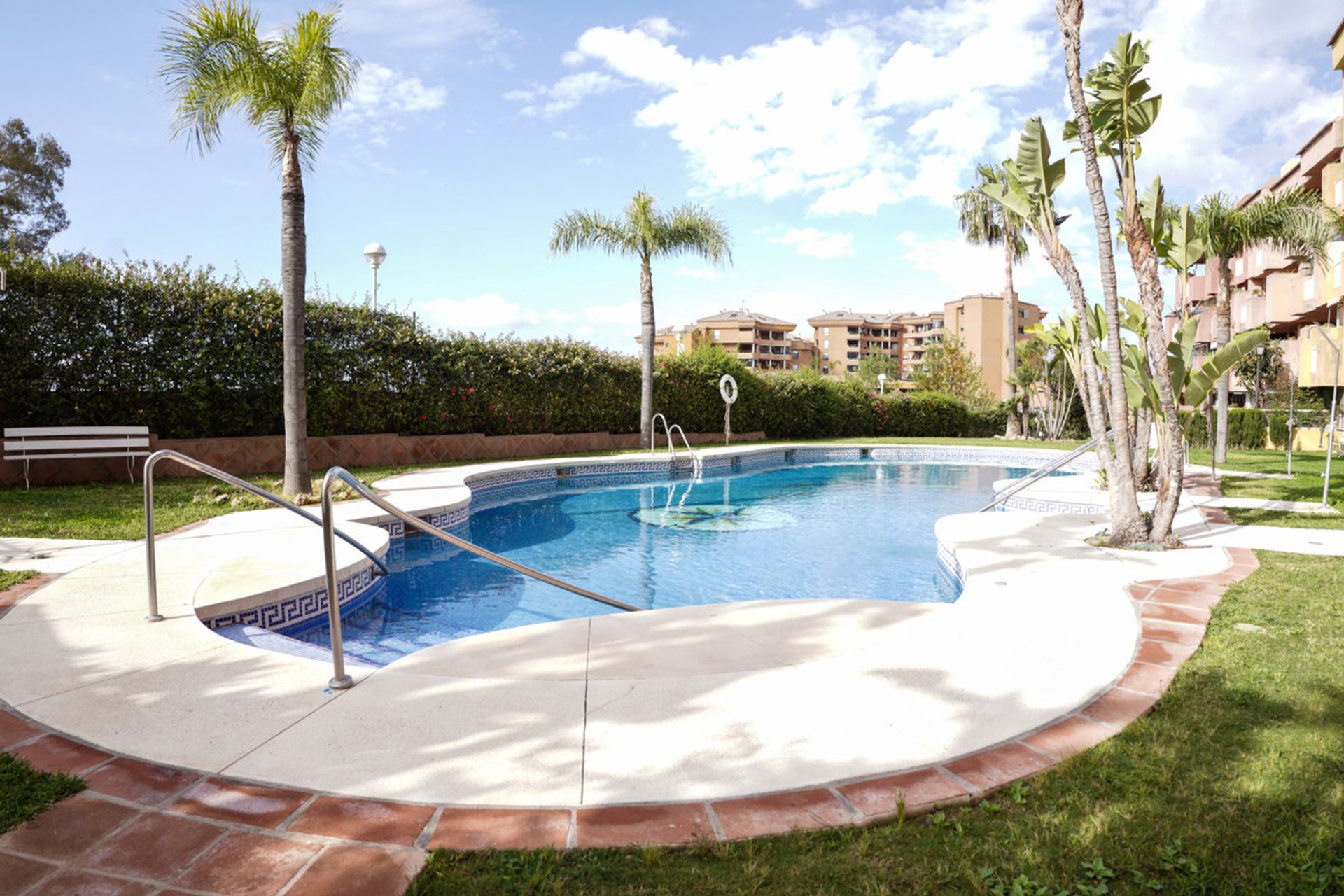 Condominio en Fuengirola, Andalucía 10861131