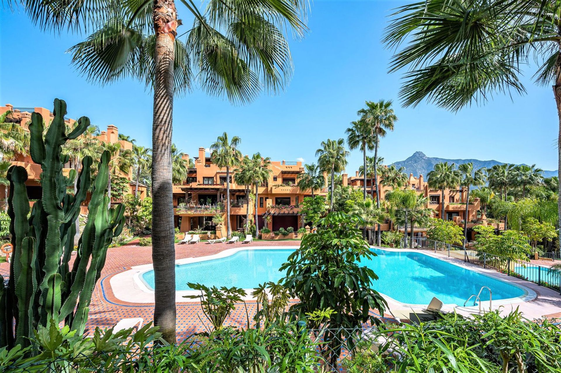 Condominium in Marbella, Andalusia 10861527