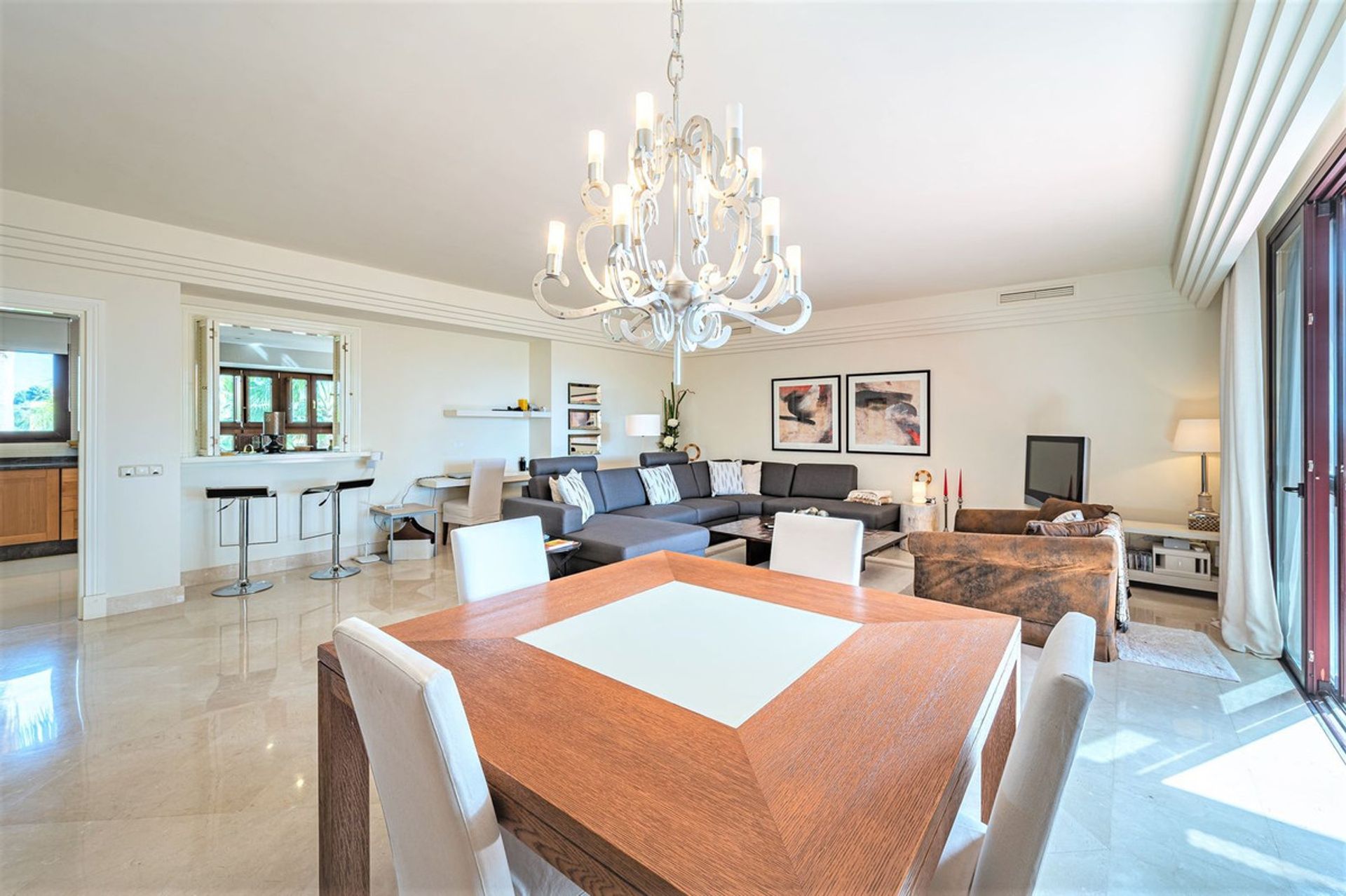 Condominium in Marbella, Andalusia 10861527