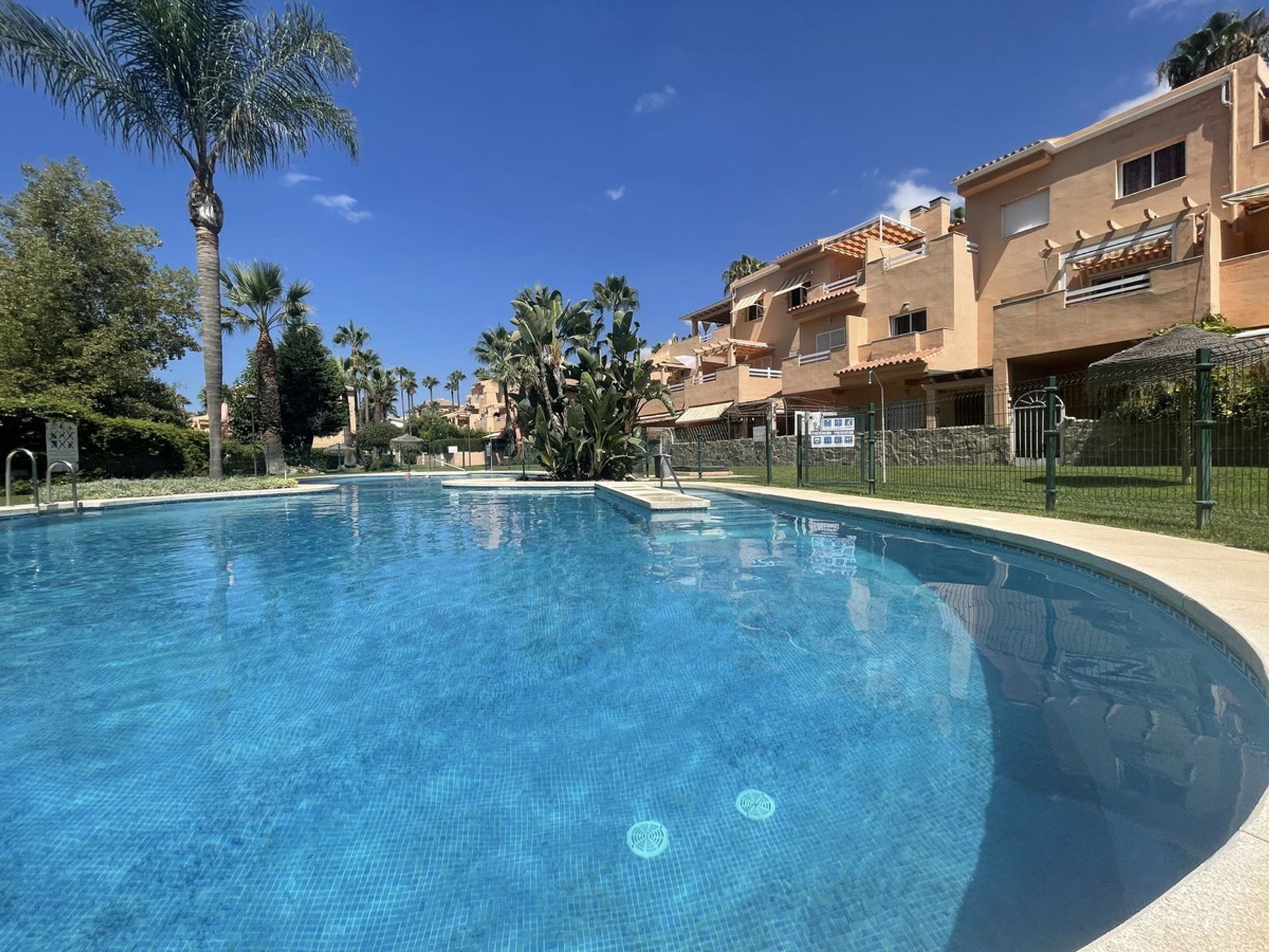 Condominio nel Marbella, Andalusia 10861559