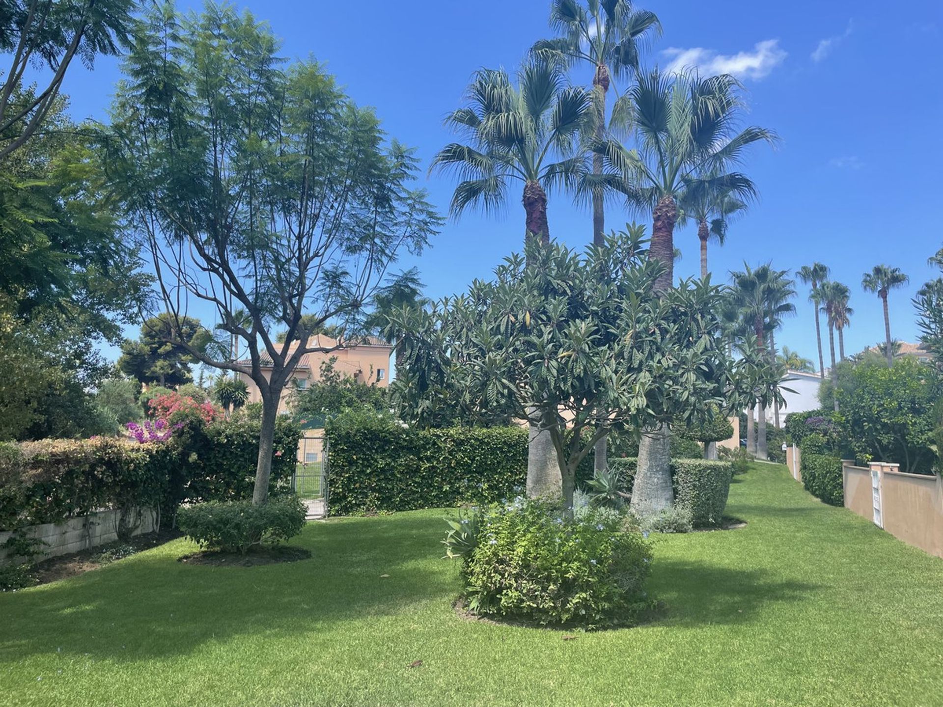 Condominio nel Marbella, Andalusia 10861559