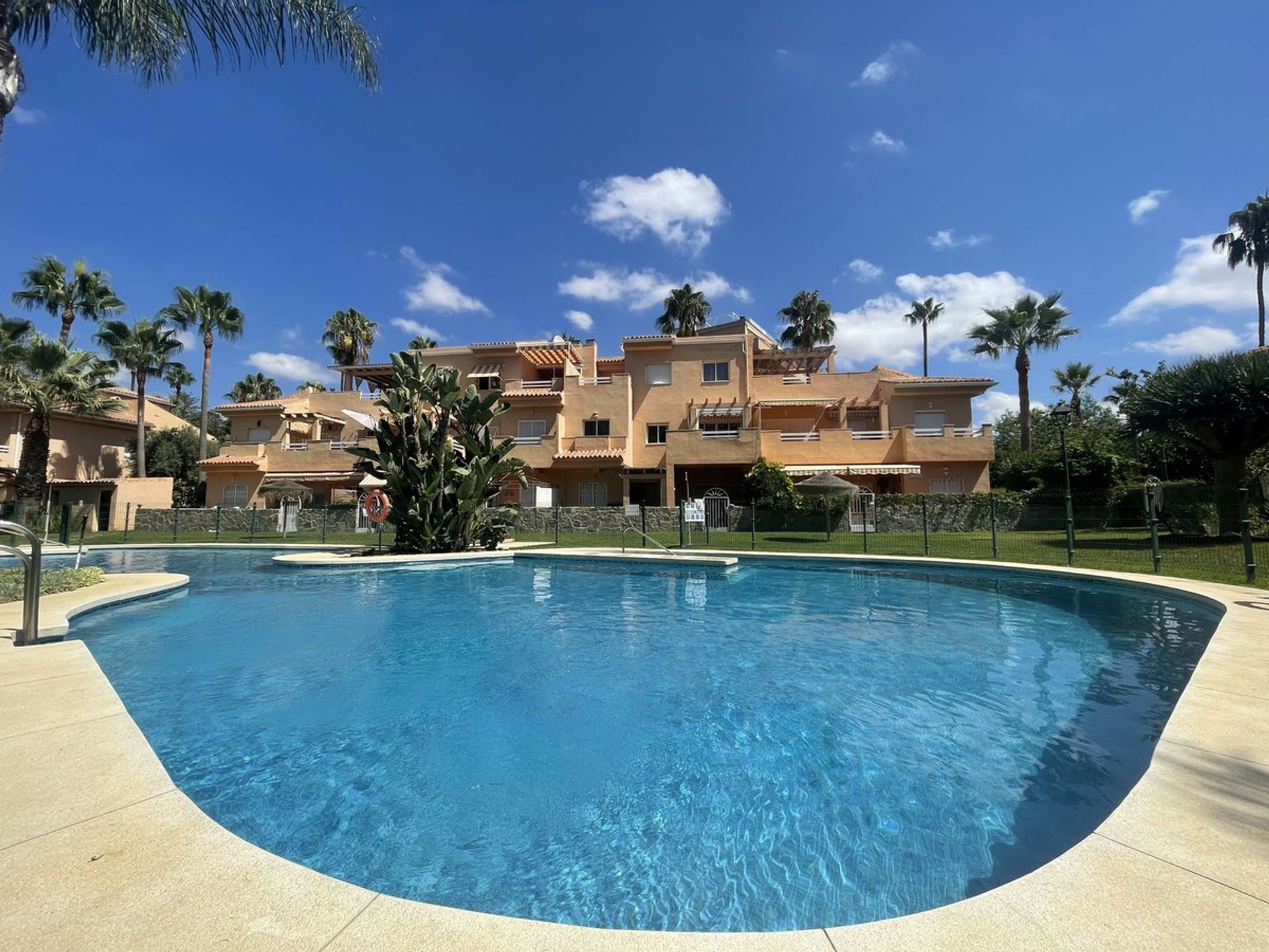 Condominio nel Marbella, Andalusia 10861559