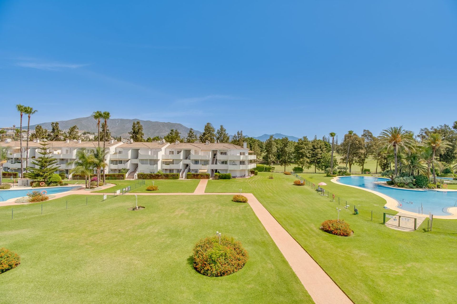 Osakehuoneisto sisään Las Lagunas de Mijas, Andalucía 10862205