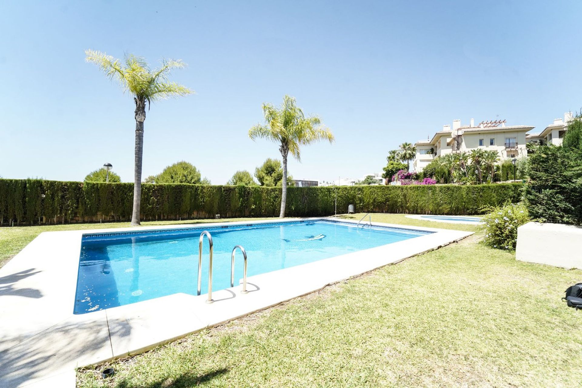 Condominium in Marbella, Andalucía 10862372