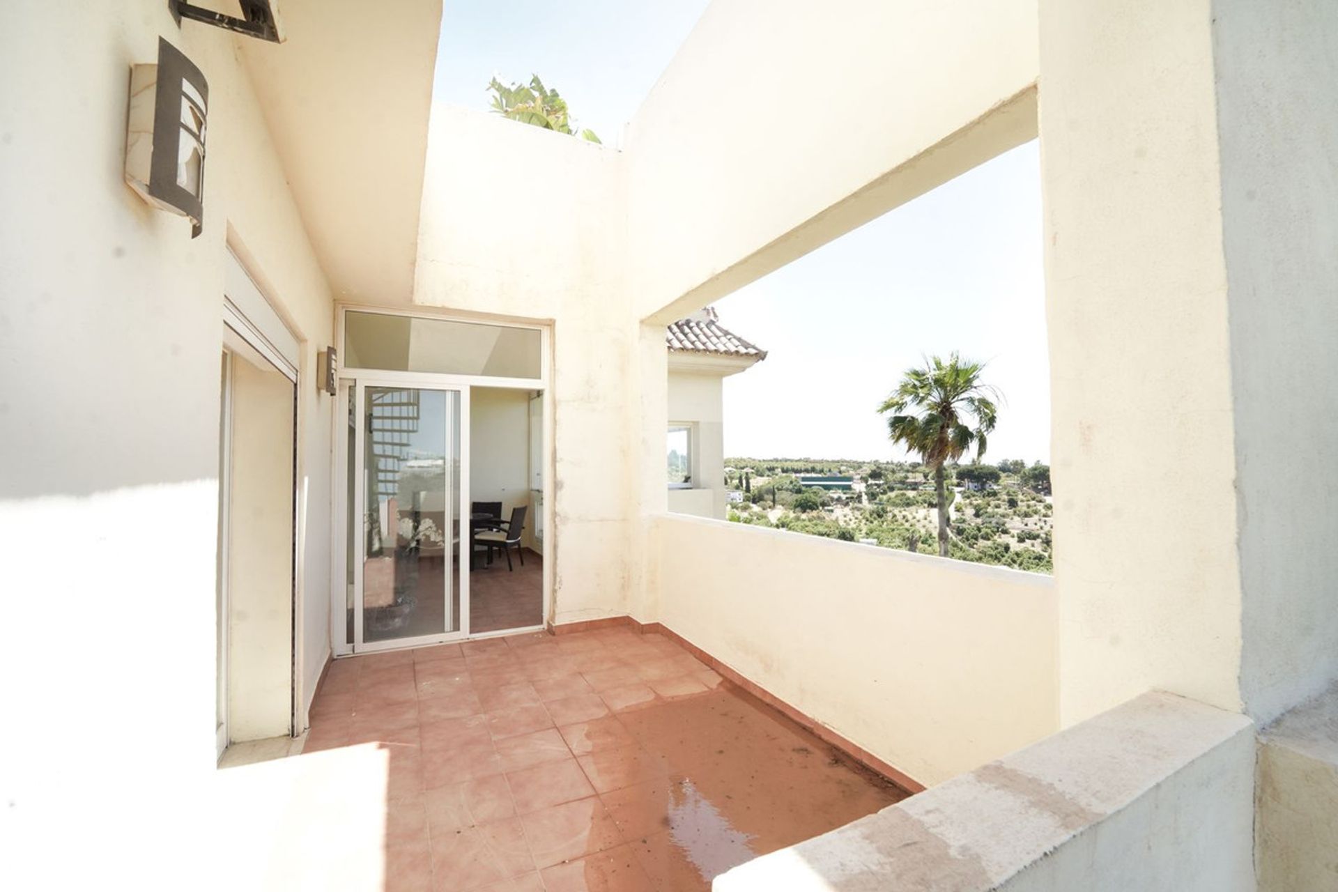 Condominium in Marbella, Andalucía 10862372