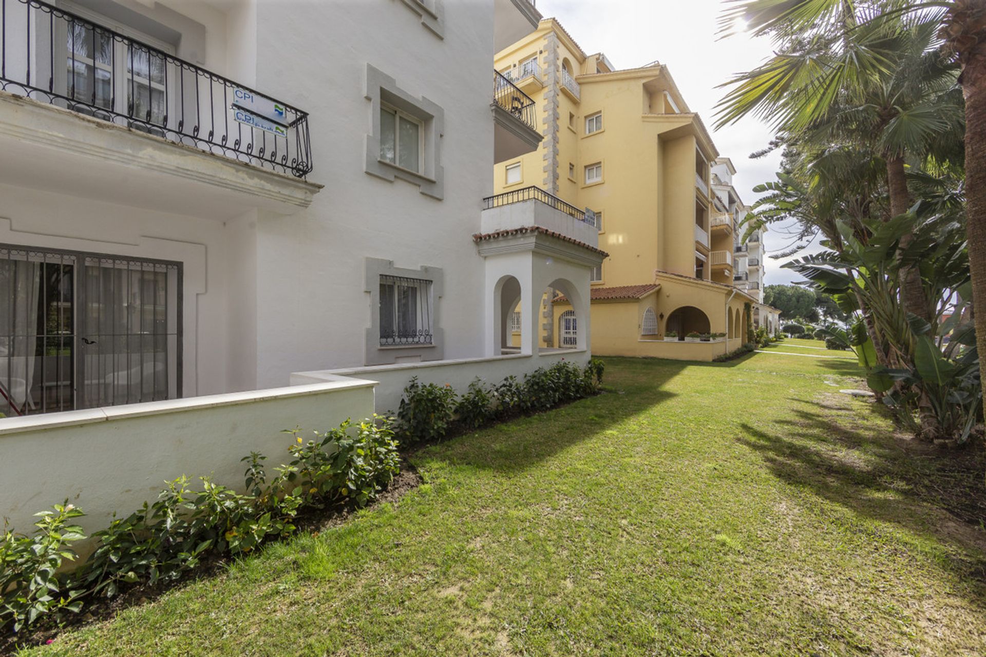 Condominium in Marbella, Andalucía 10862457