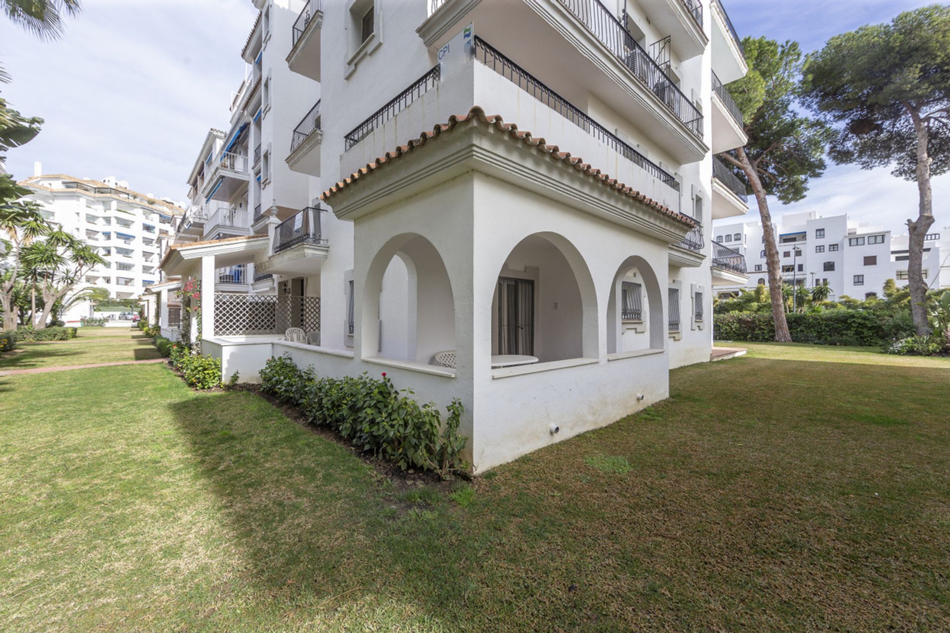 Condominium in Marbella, Andalucía 10862457