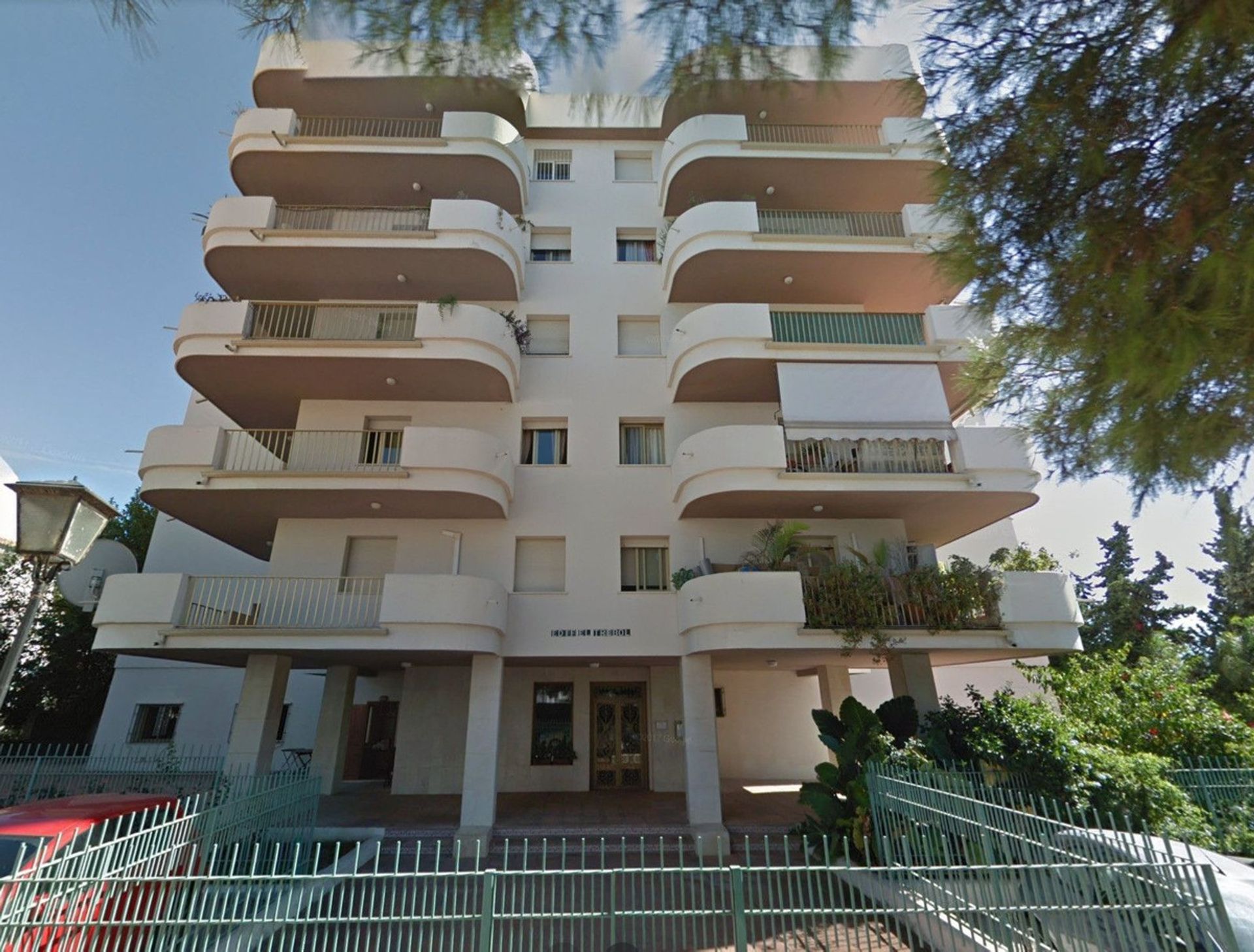 Condominium in Marbella, Andalucía 10862525