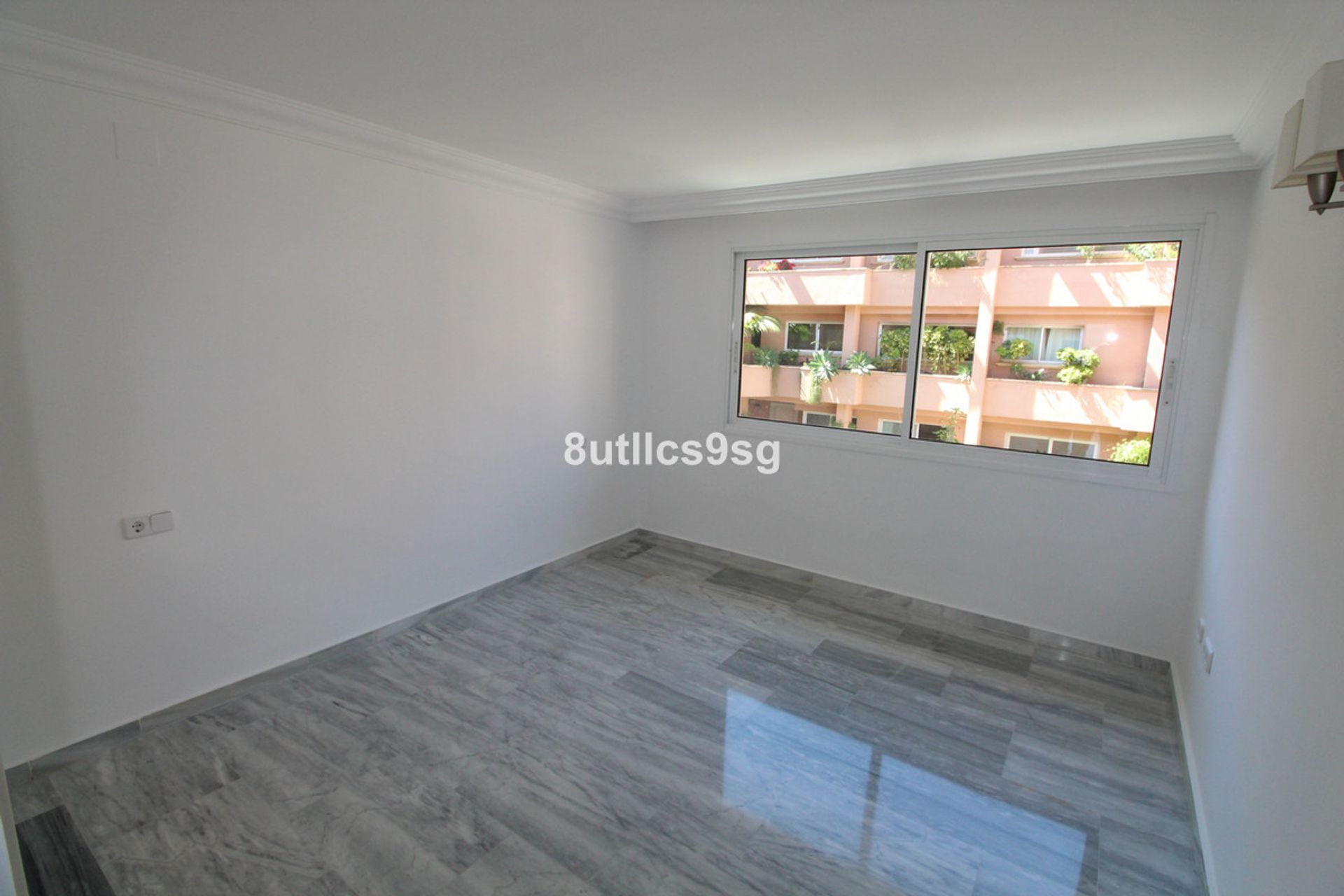 Condominium in Marbella, Andalucía 10862530