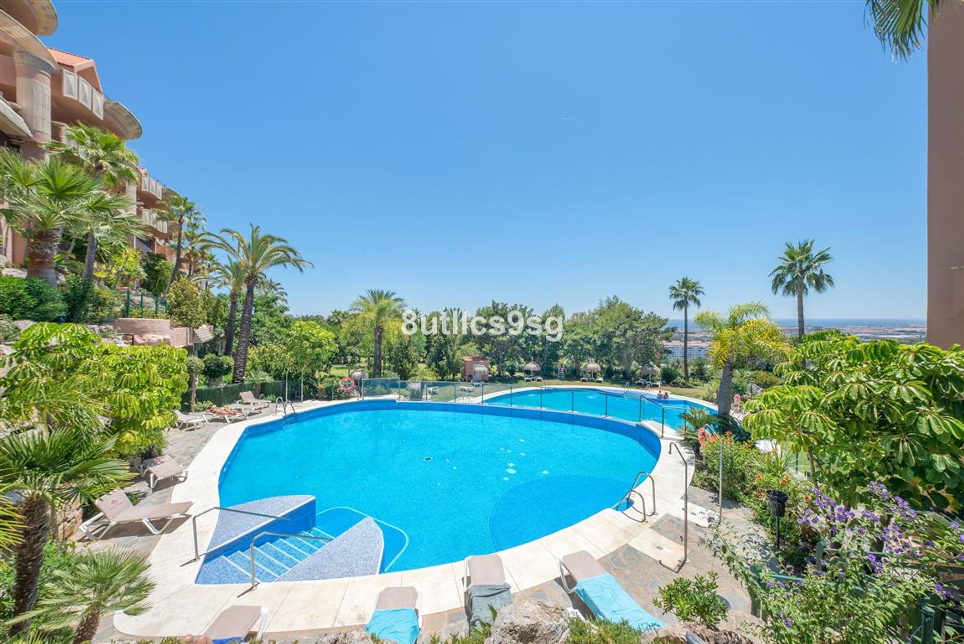 Condominium in Marbella, Andalucía 10862530