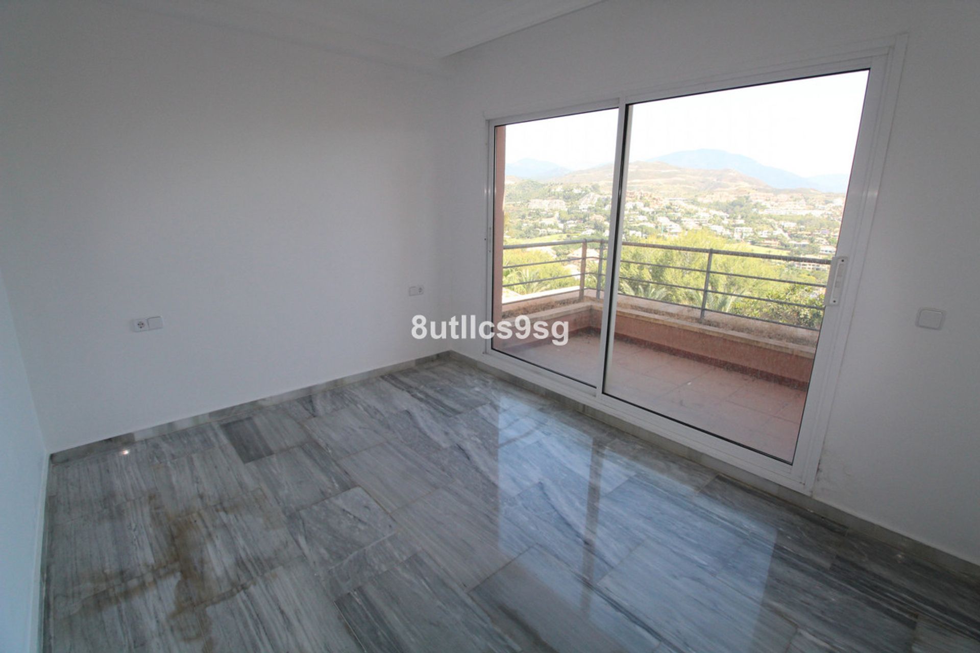 Condominium in Marbella, Andalucía 10862530