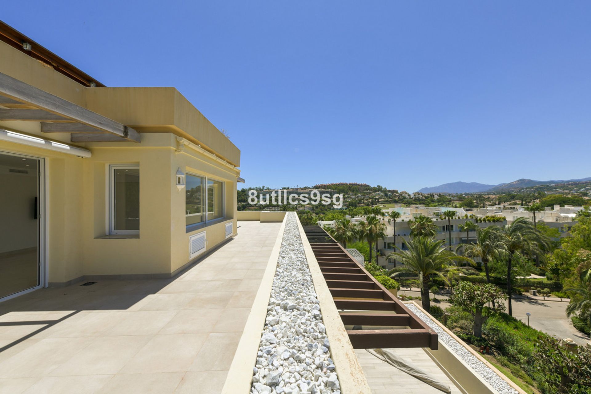 Condominium in Marbella, Andalucía 10862551