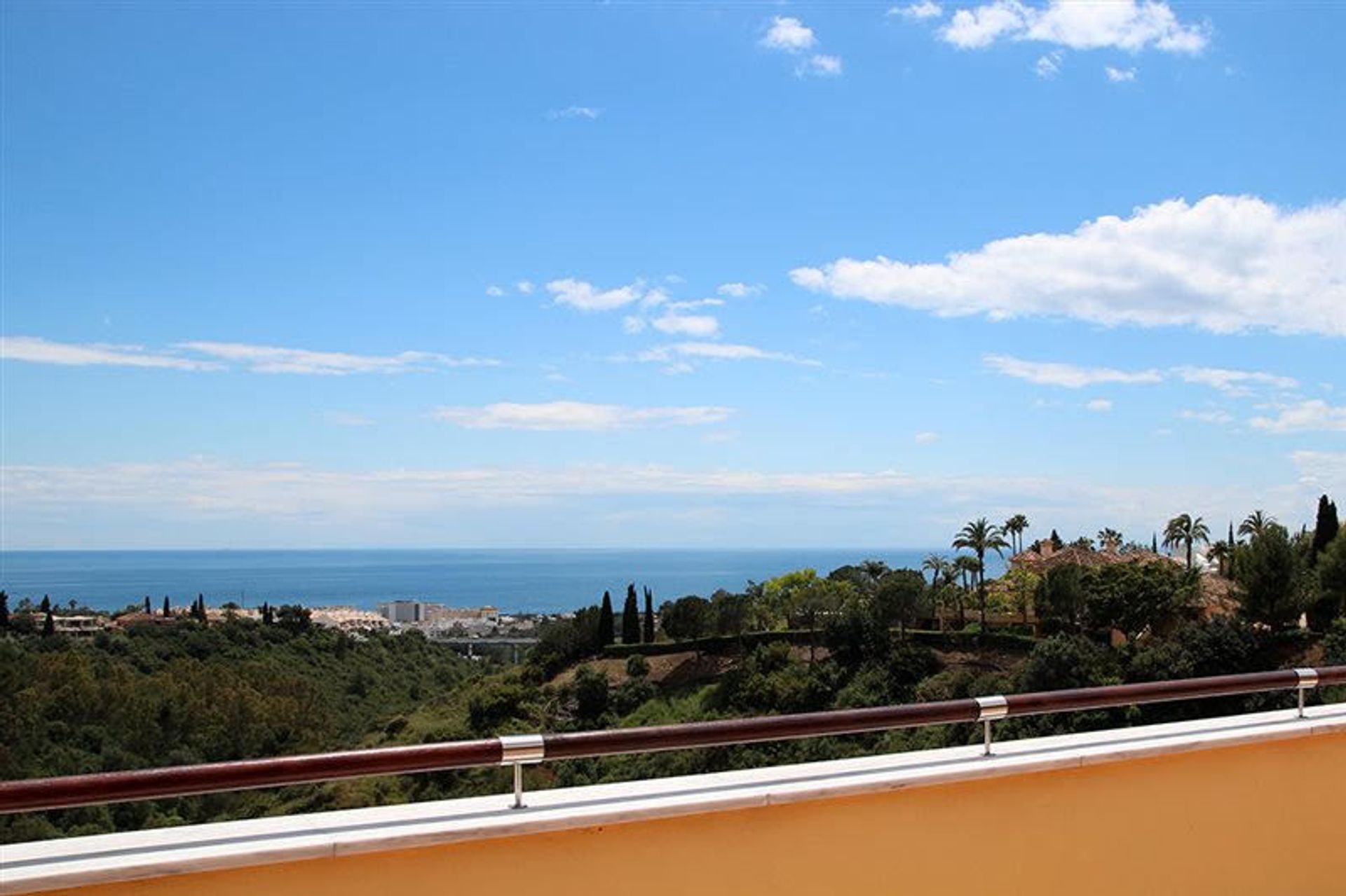 Condominium dans Marbella, Andalousie 10863064