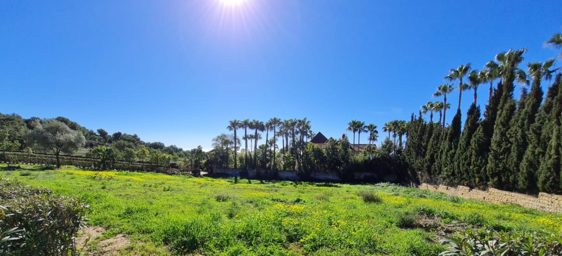 土地 在 Marbella, Andalucía 10863120